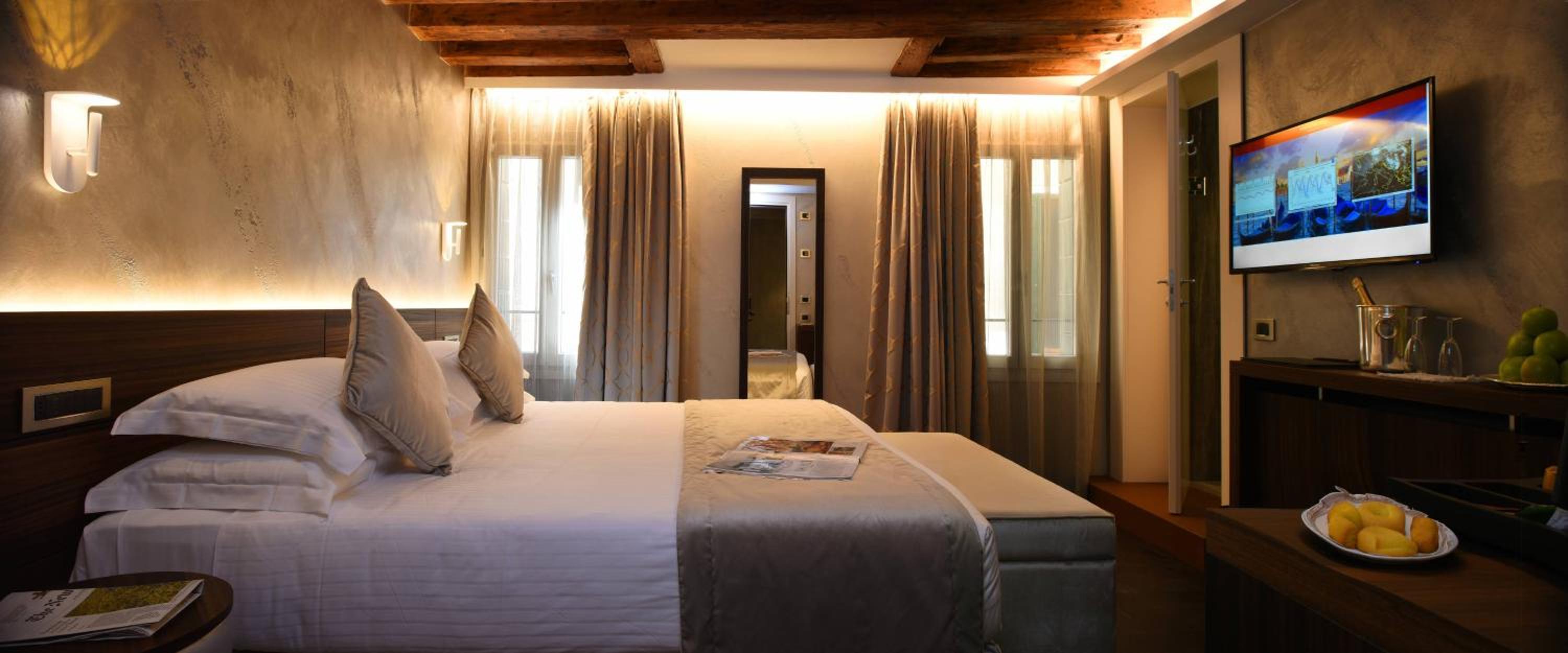 Superior Double Room - Photo 1