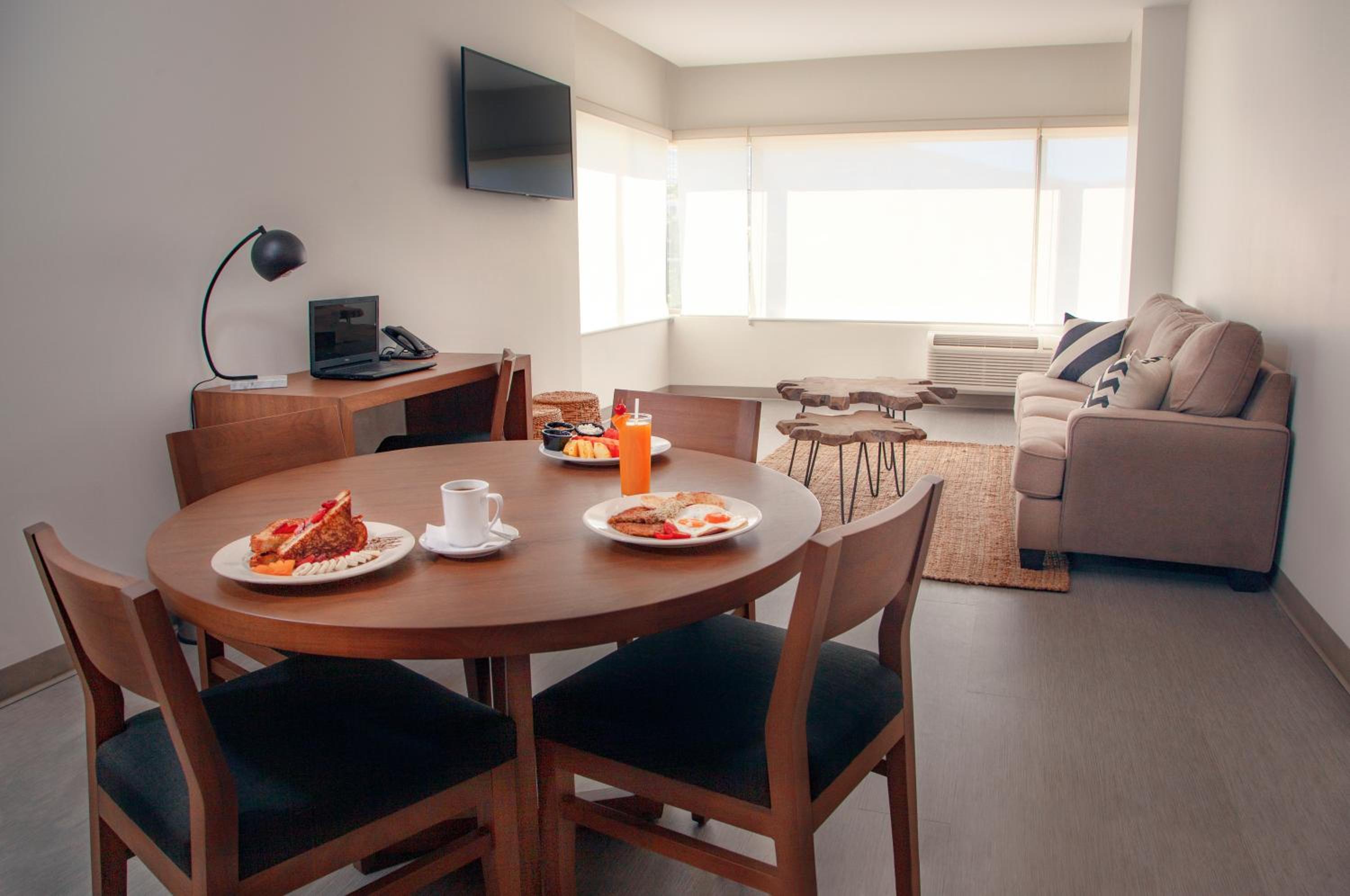 Standard Suite - Photo 5