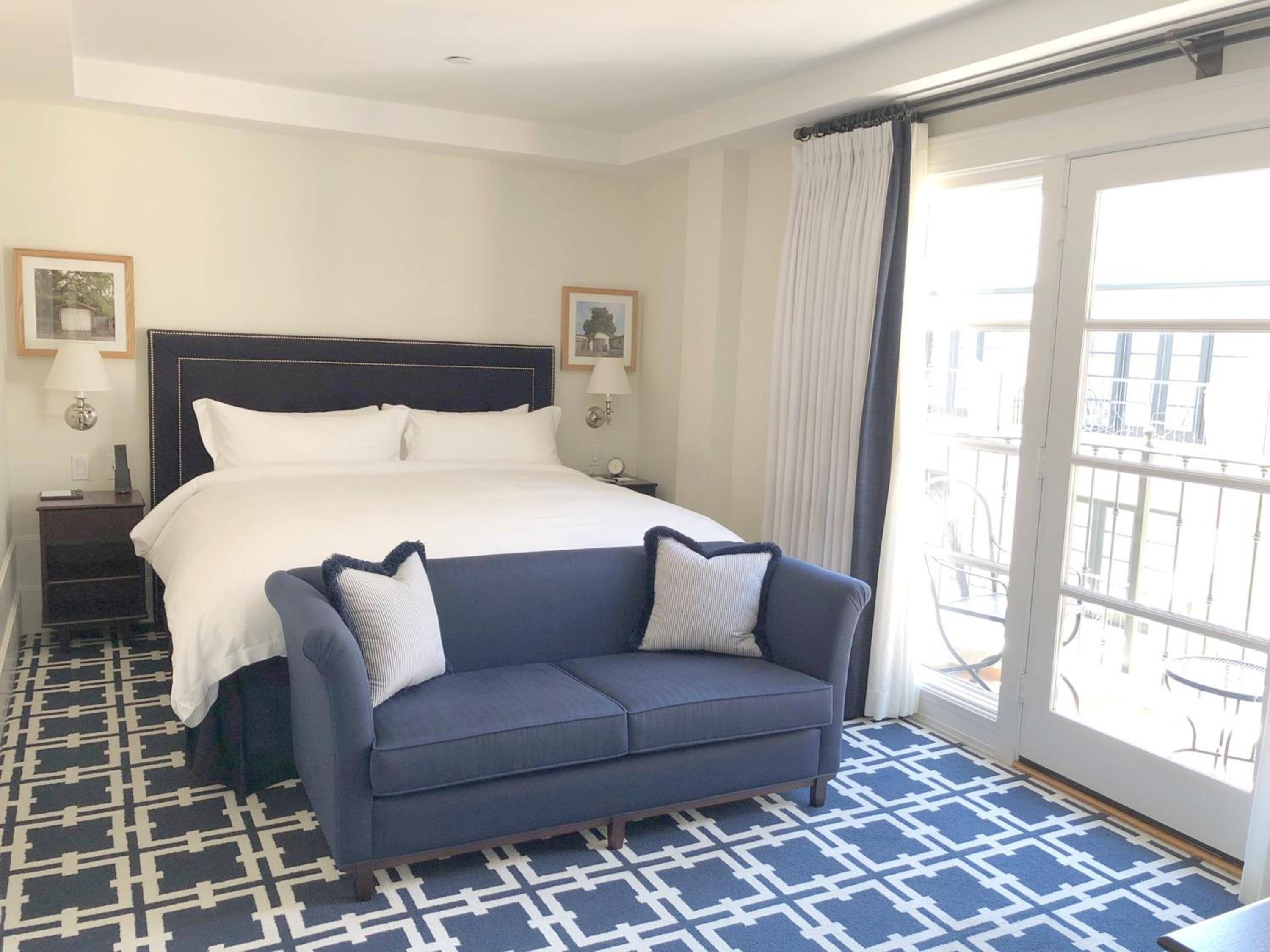 Deluxe King Room - Photo 3