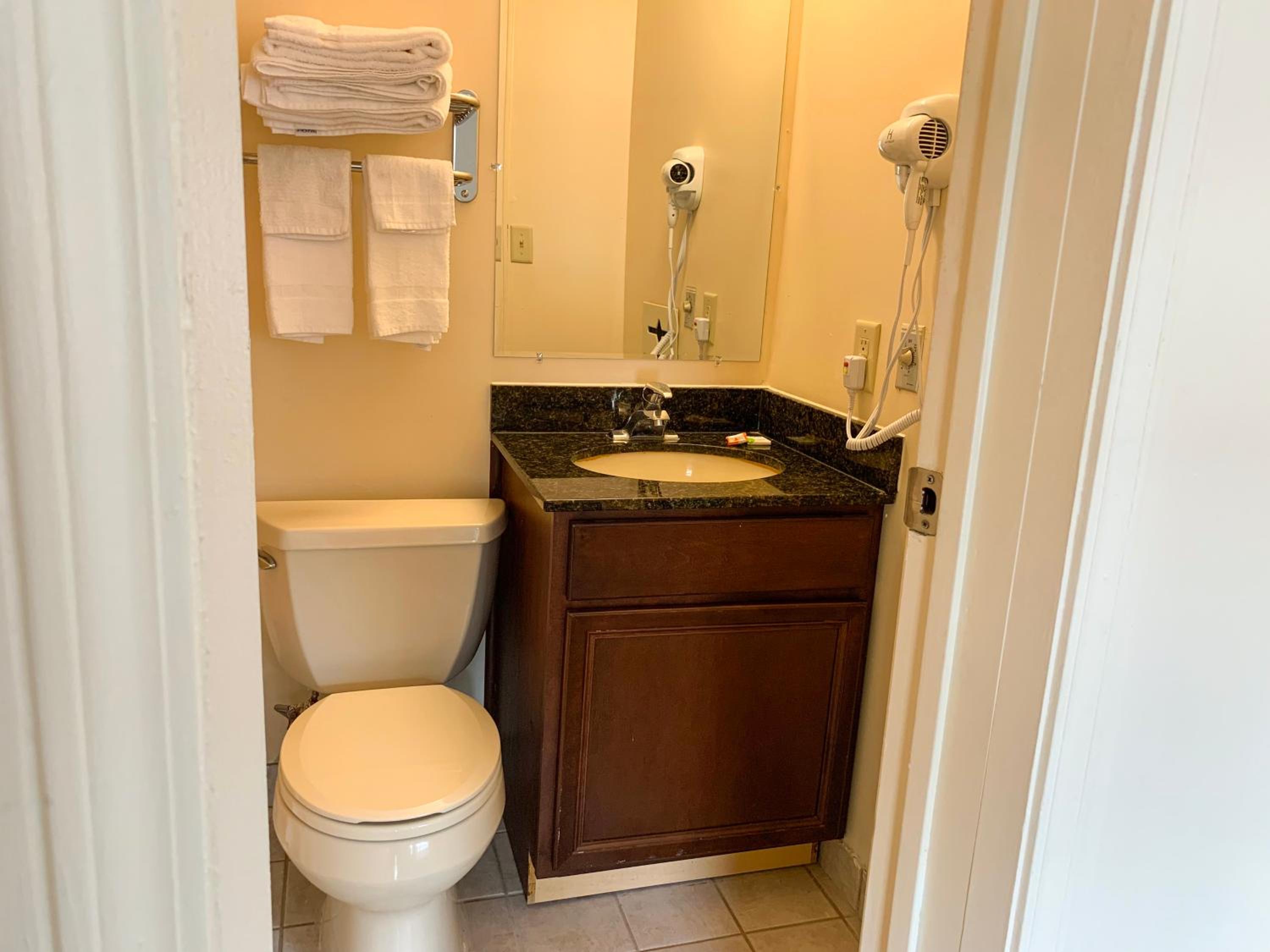 Standard King Room - Photo 2