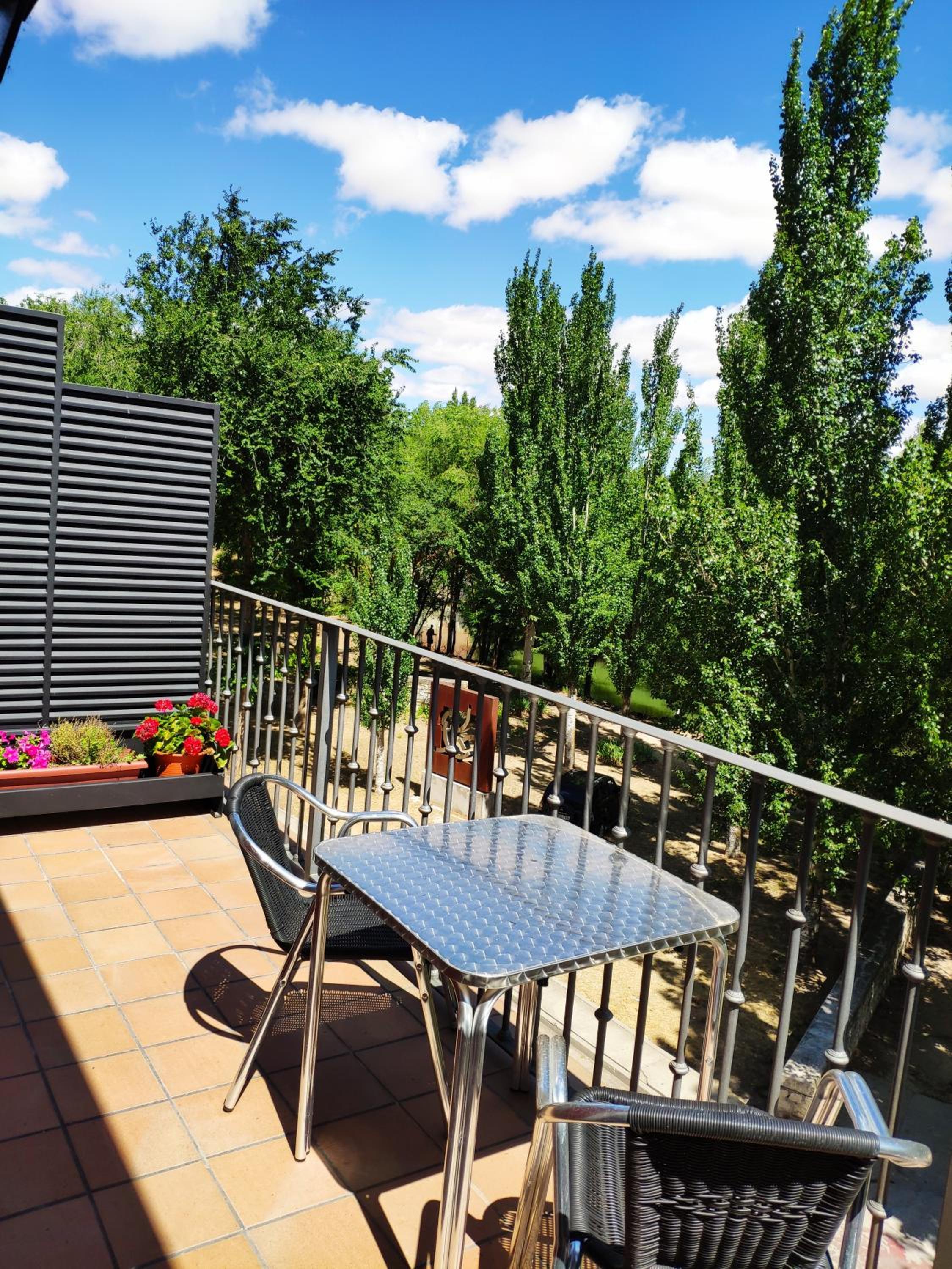 Deluxe Double Room with River View - Photo 13