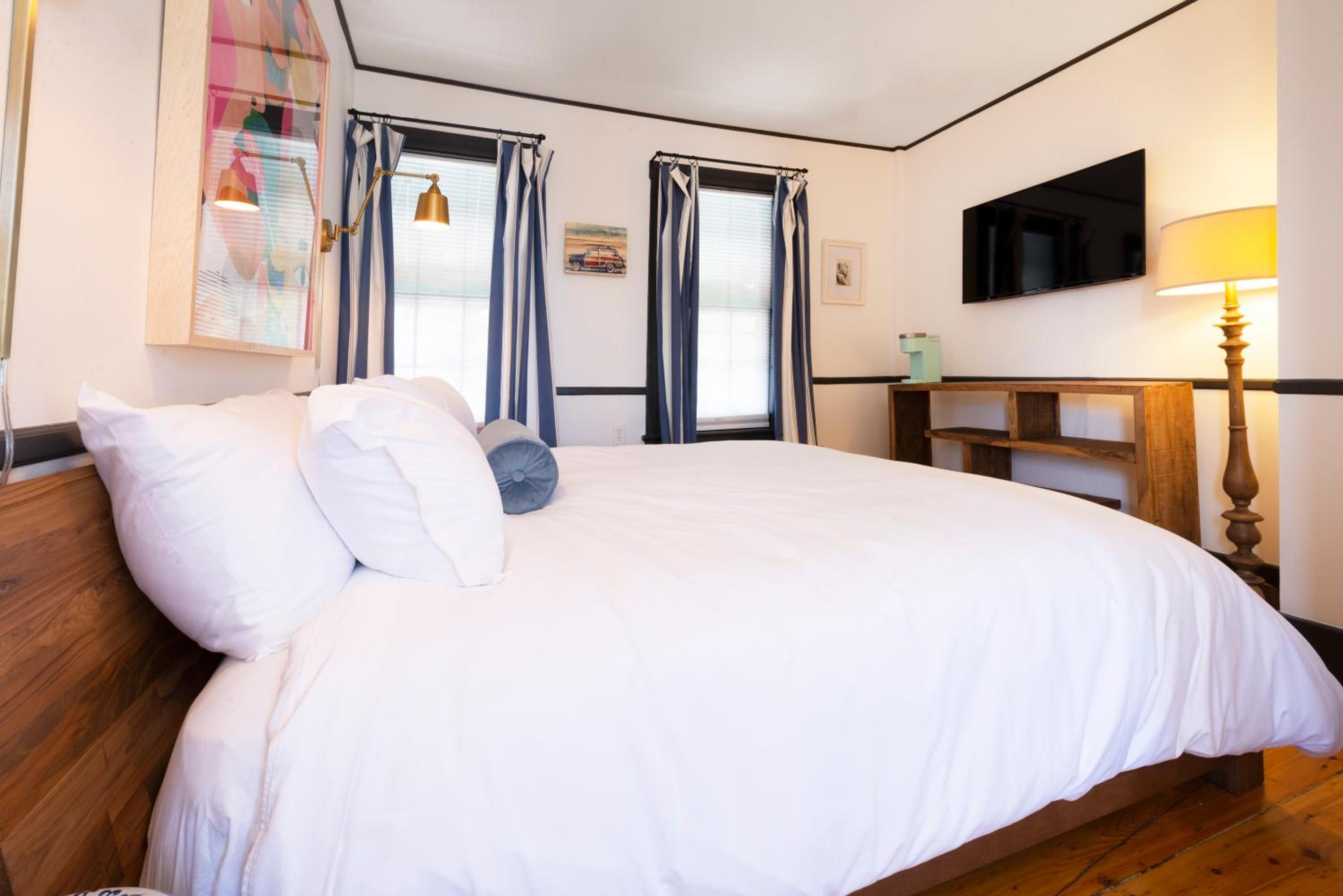 Superior King Suite - Photo 4