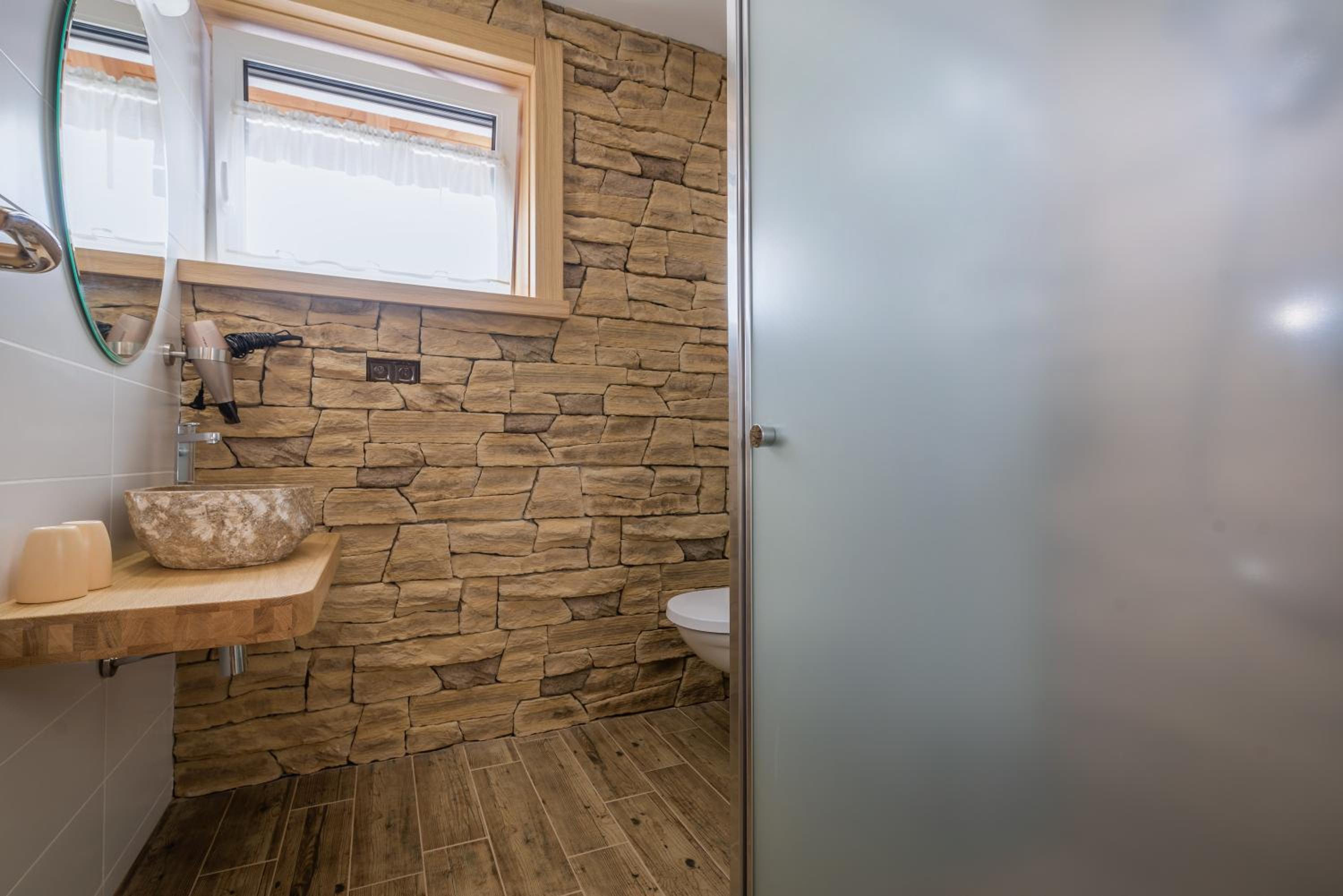 Standard Double or Twin Room - Photo 9