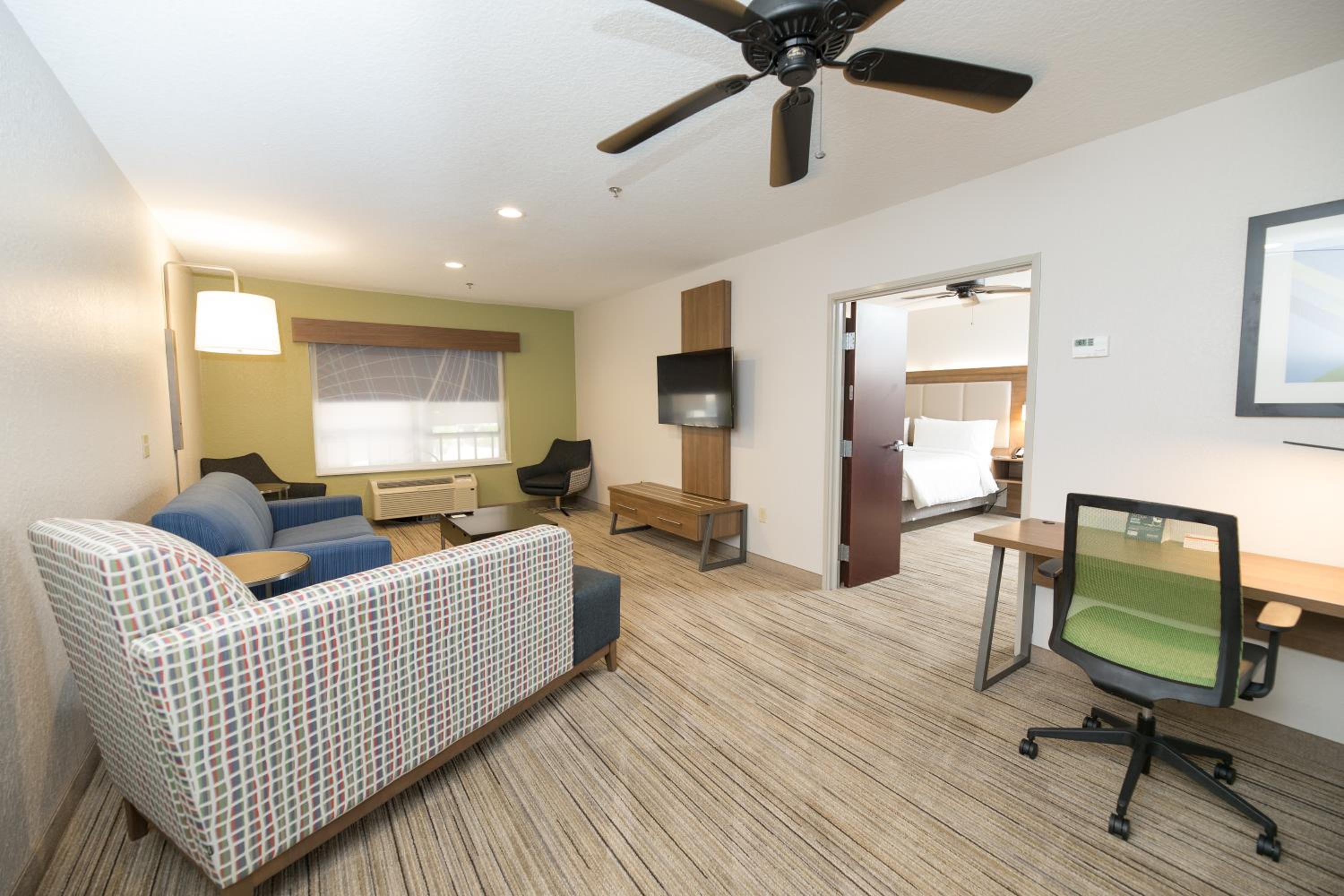 One-Bedroom King Suite - Photo 1