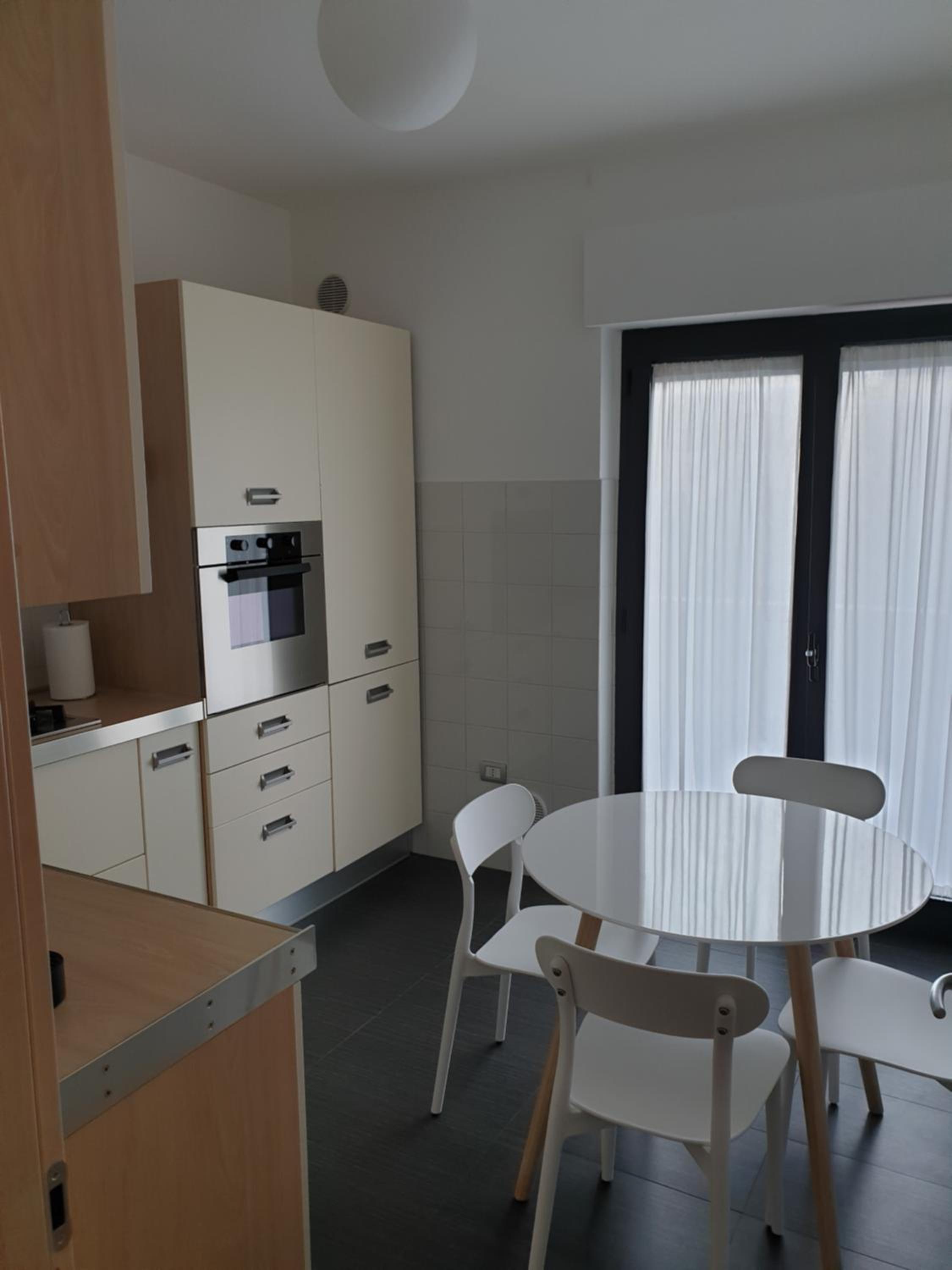 One-Bedroom Apartment - Photo 8