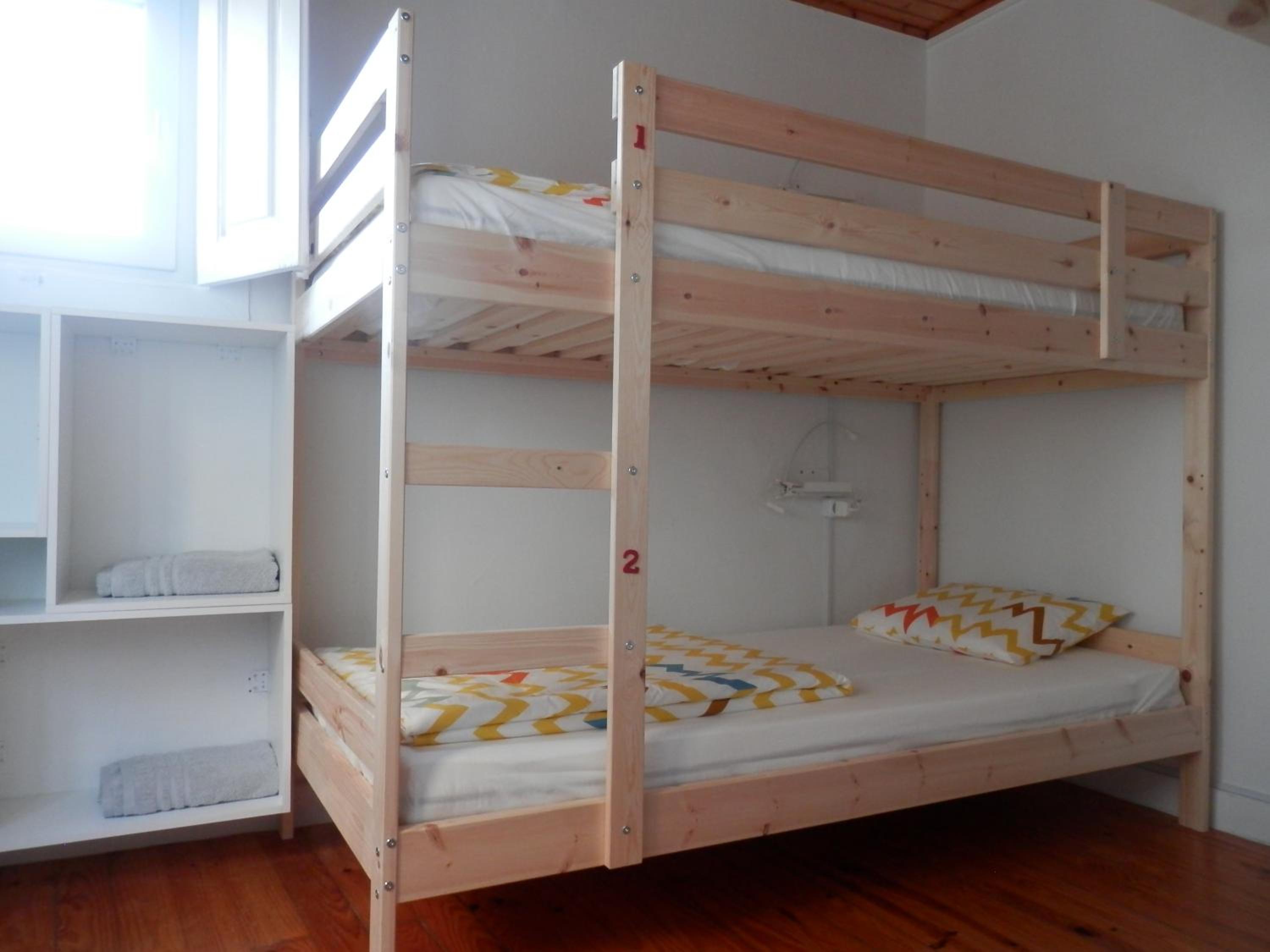 Habitación Cuádruple con Vista a la Montaña