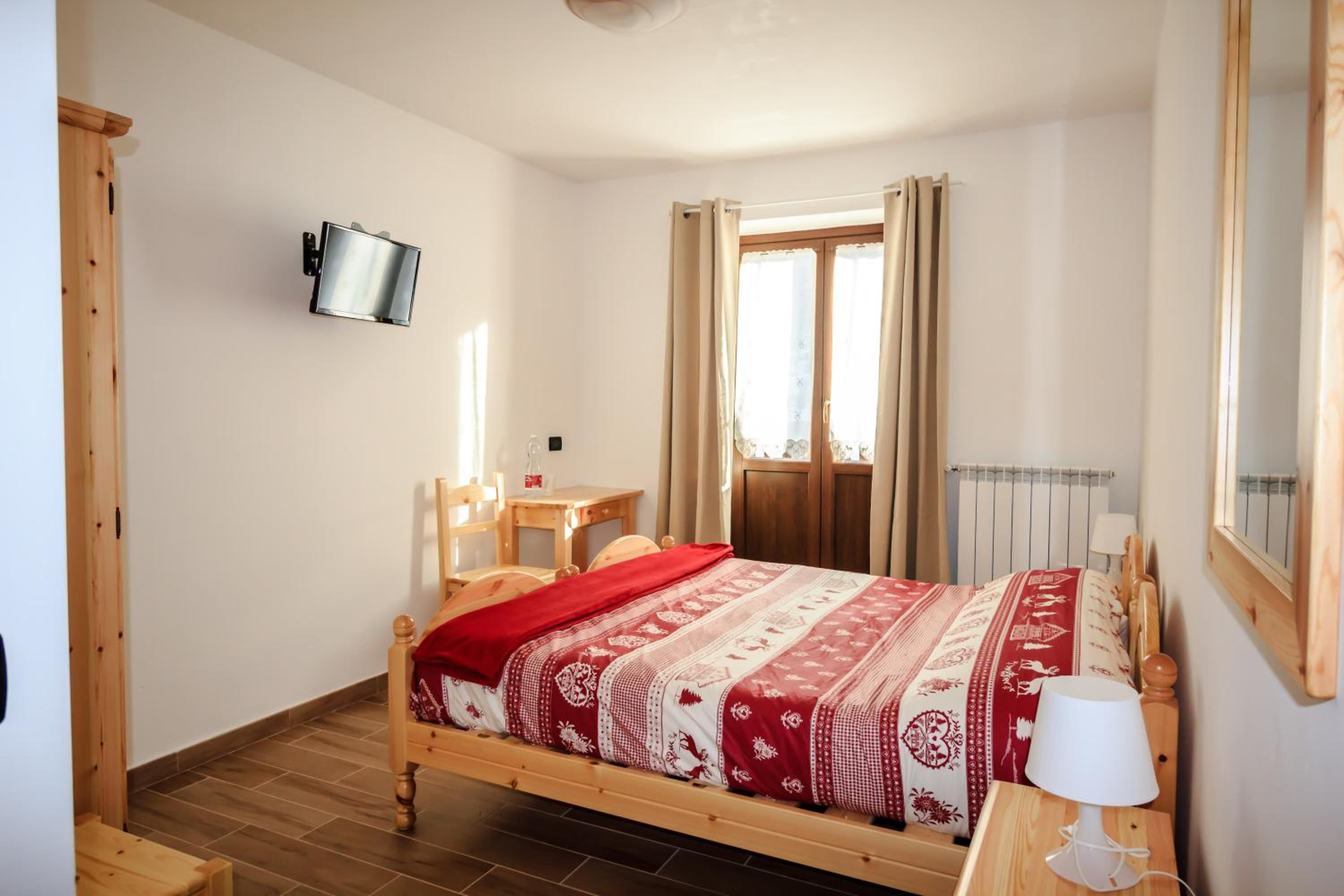 King Room with Mountain View photo 3