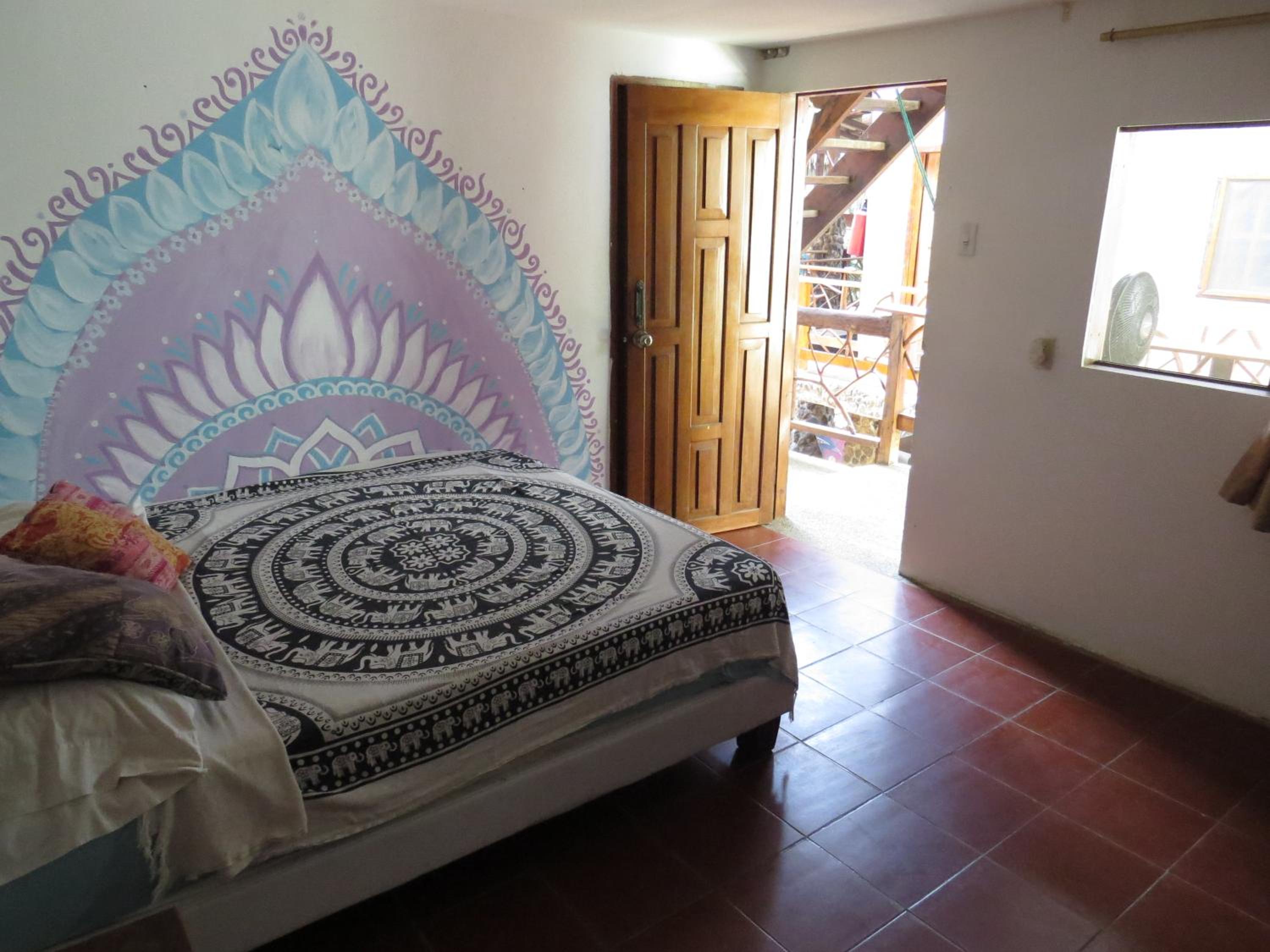 Queen Room photo 2