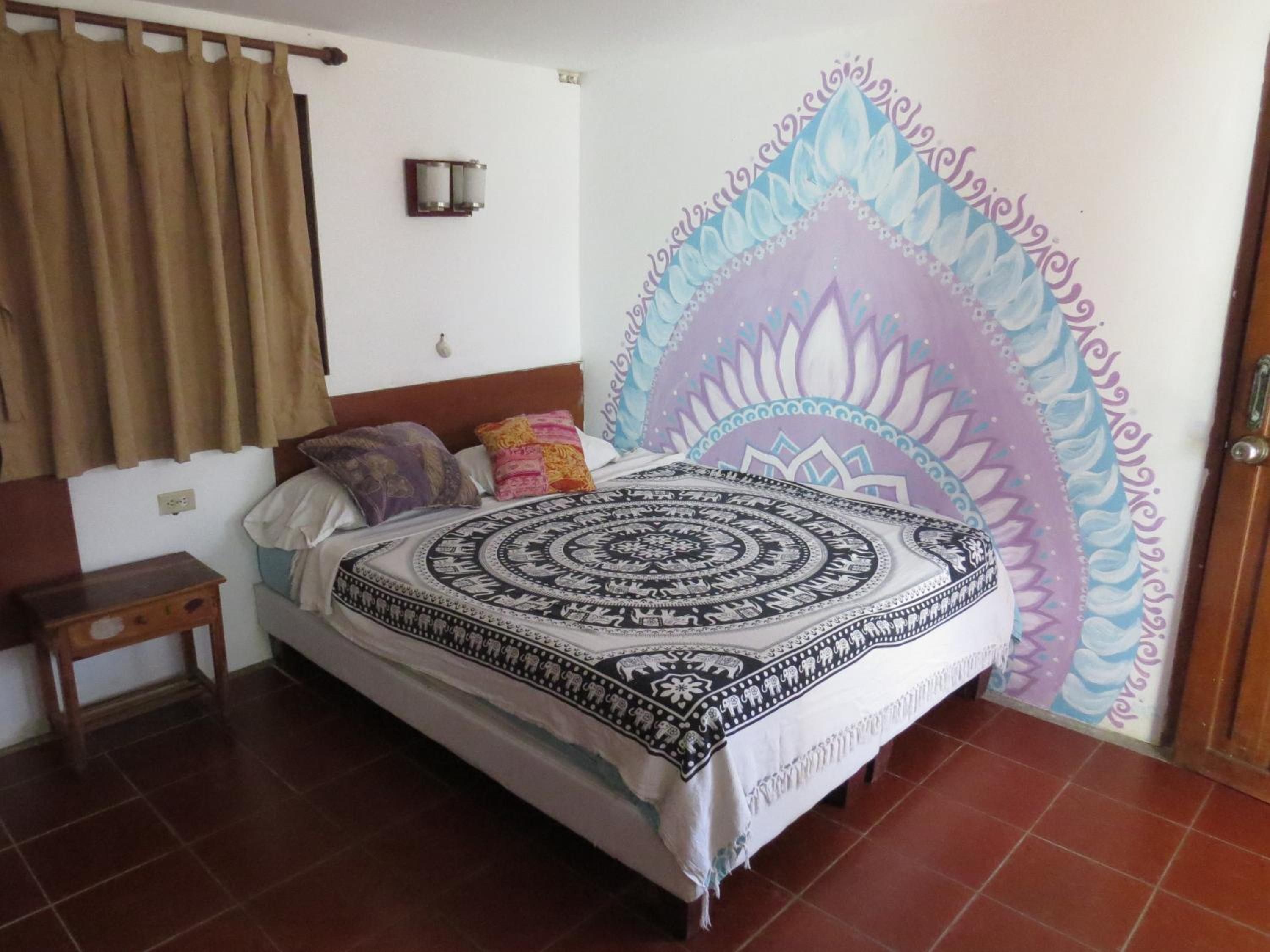 Queen Room photo 1