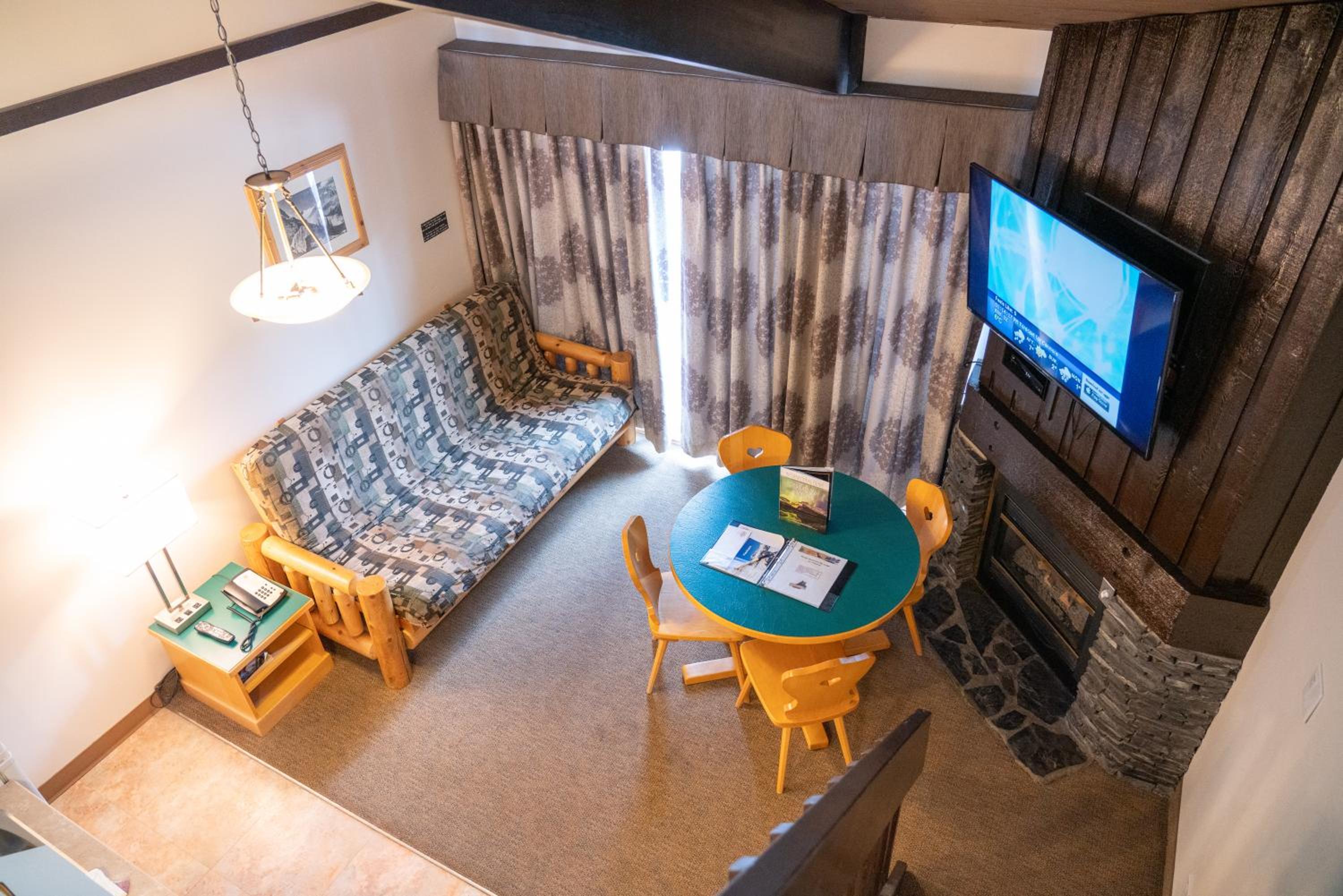 Loft Suite Queen, Two Doubles photo 1