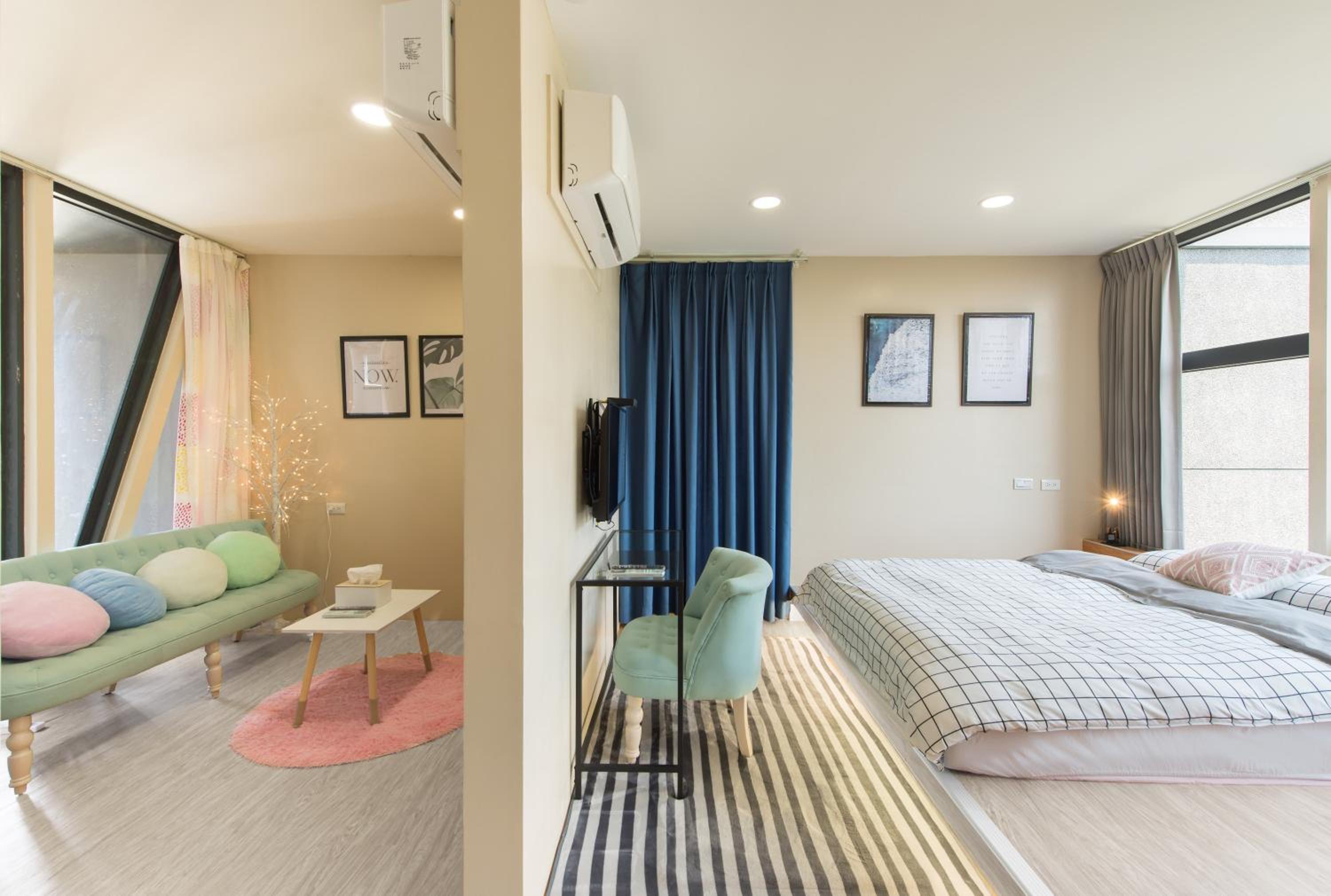 Deluxe Double Room with Balcony photo 3