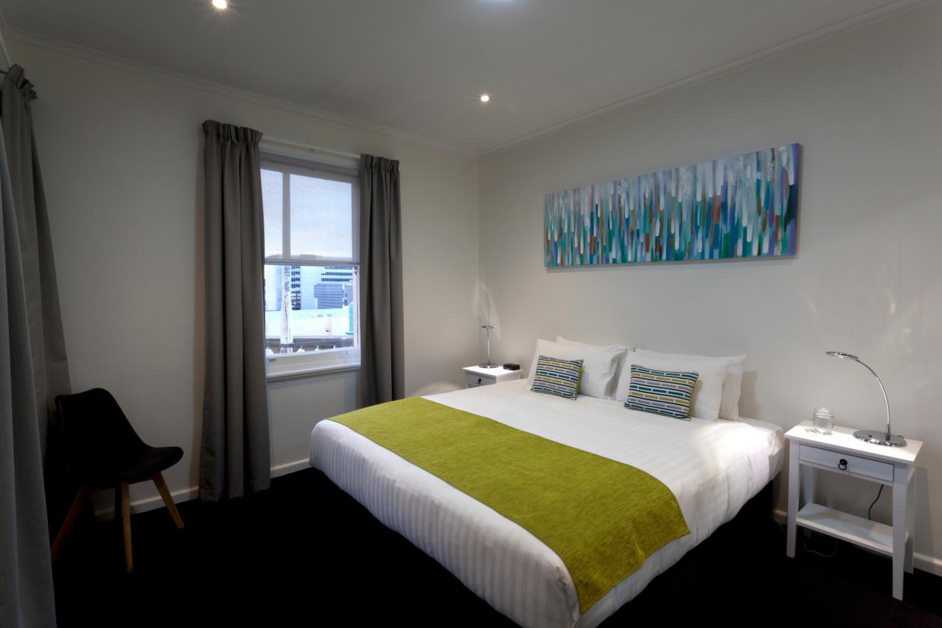 Two Bedroom Executive Apartment - Photo 6