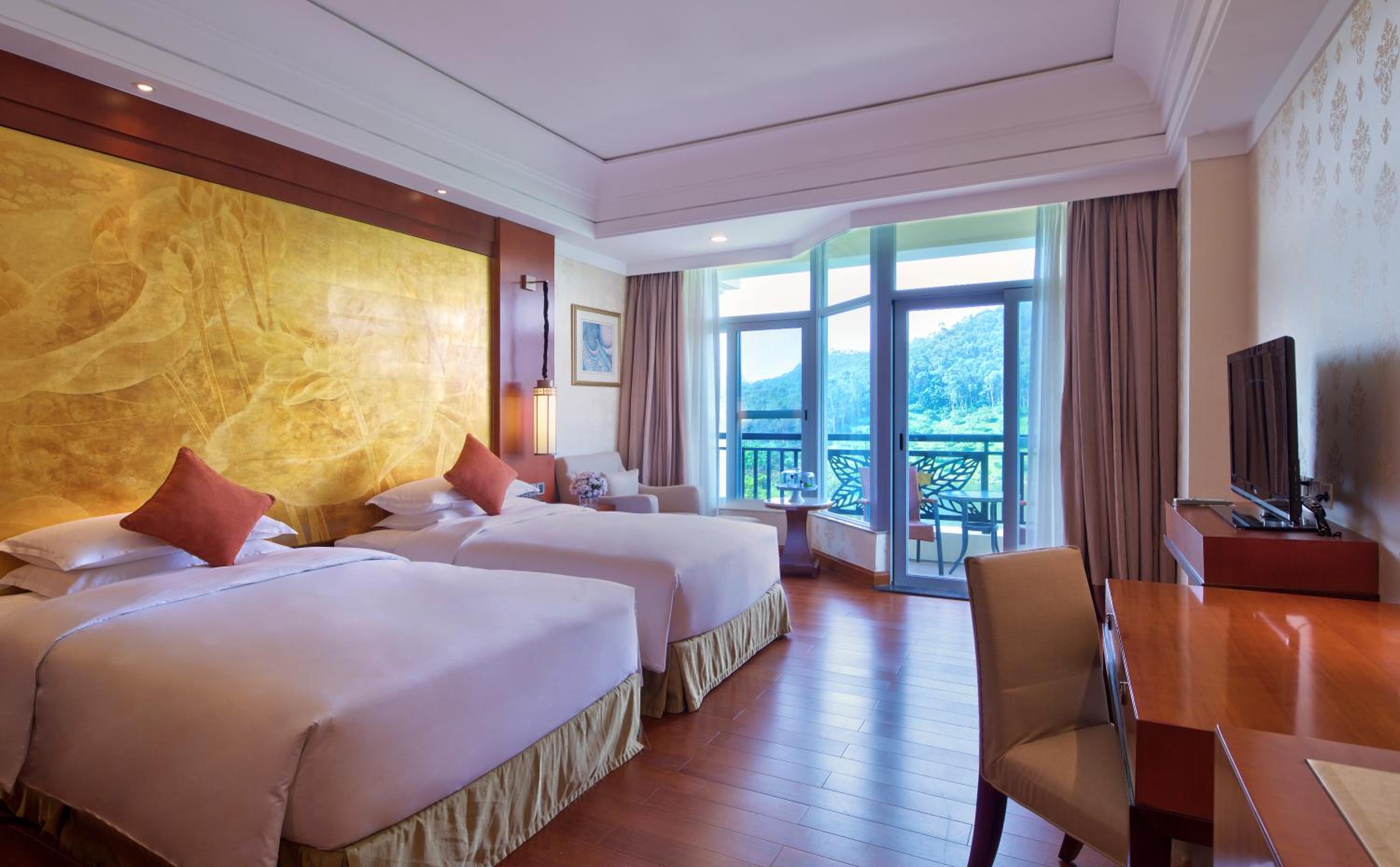 Lake View Deluxe Twin Room photo 2