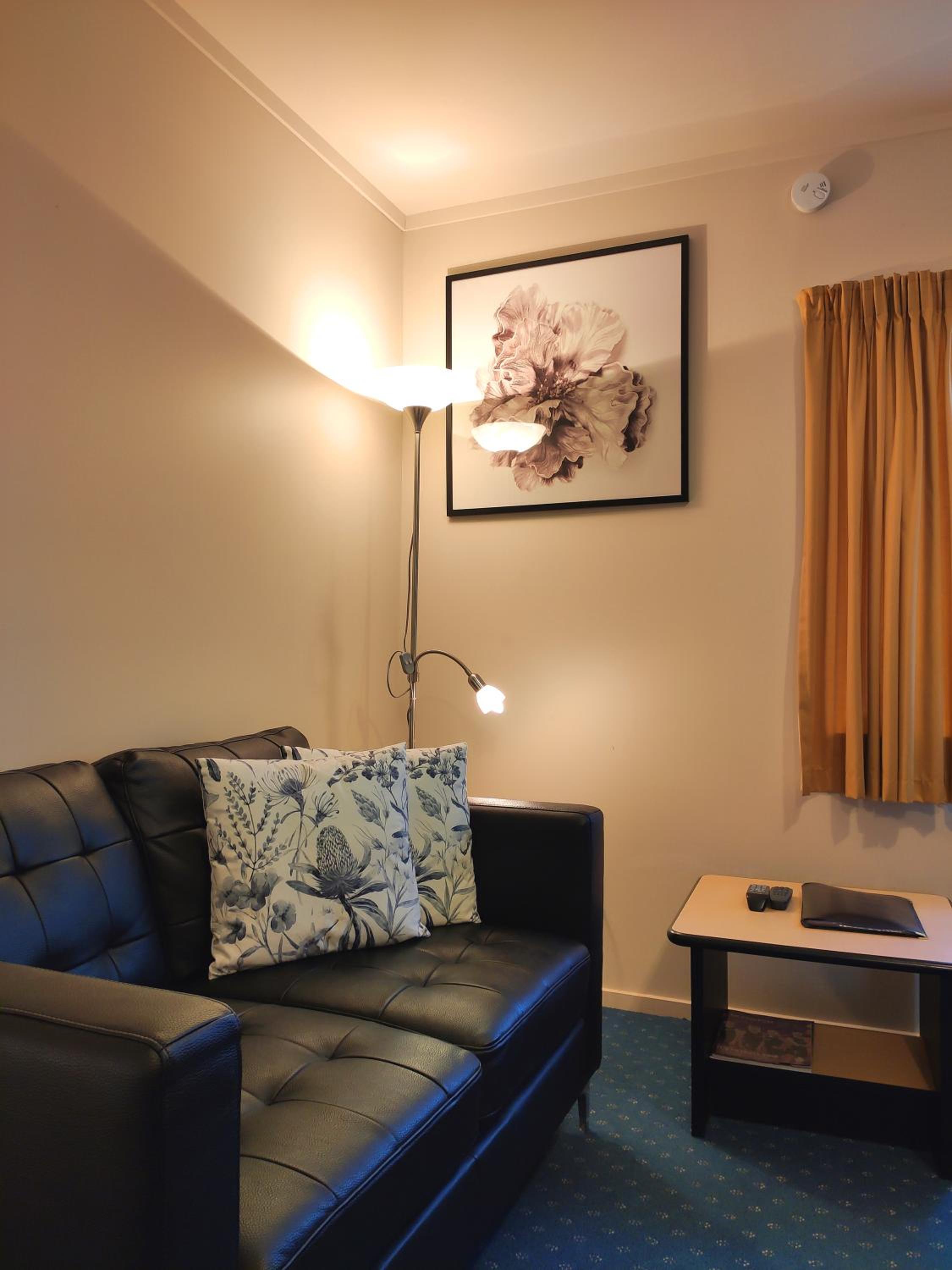 Superior Studio with Spa Bath - Photo 6