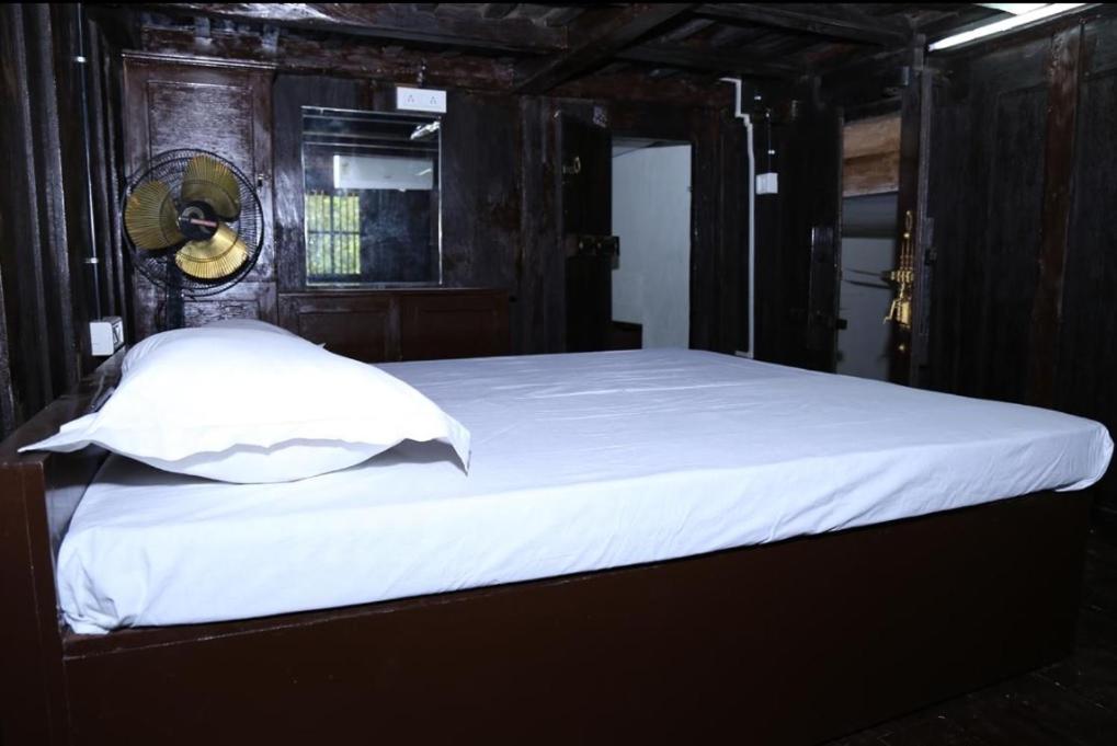 Deluxe Double or Twin Room - Photo 3