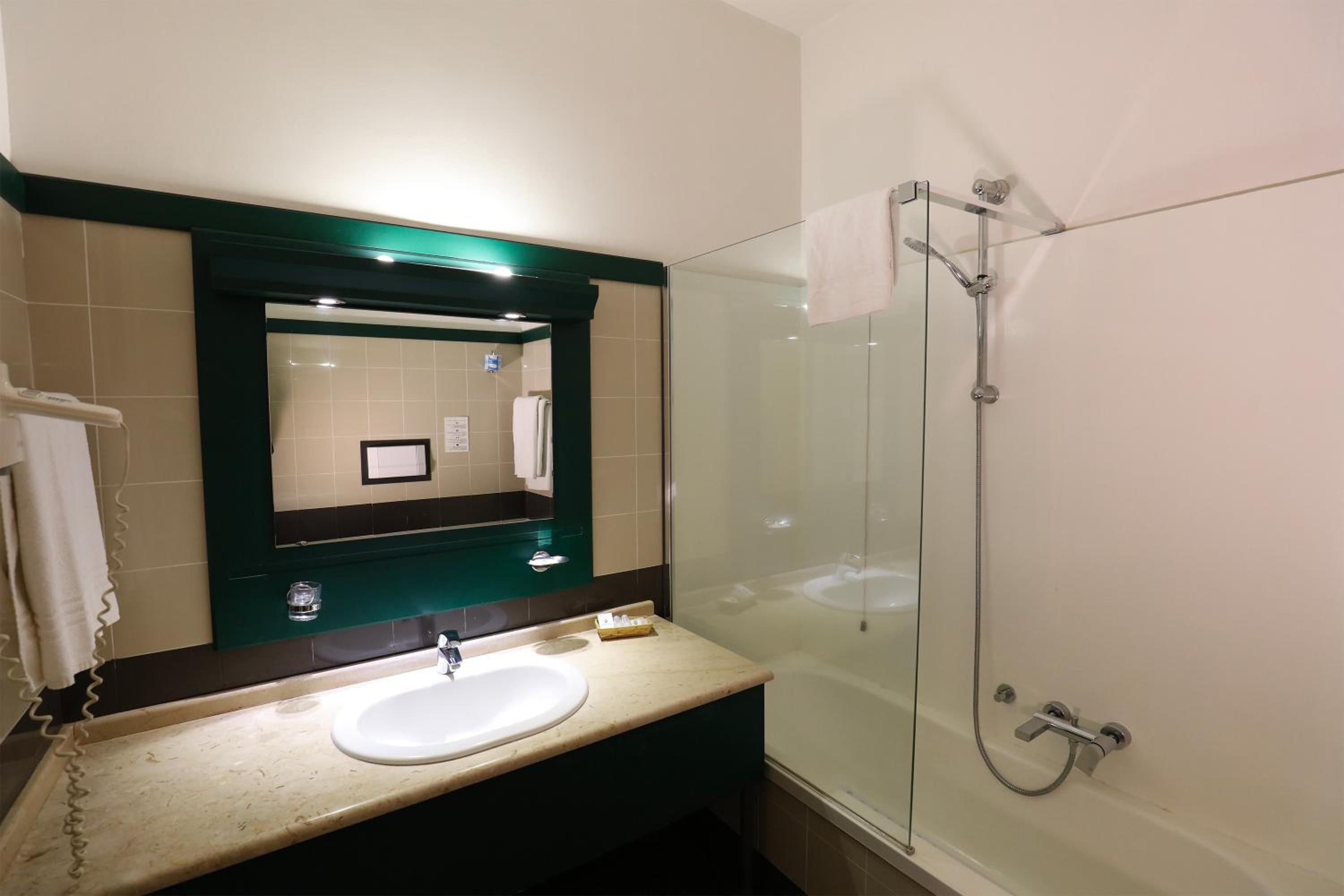 Triple Room - Photo 6