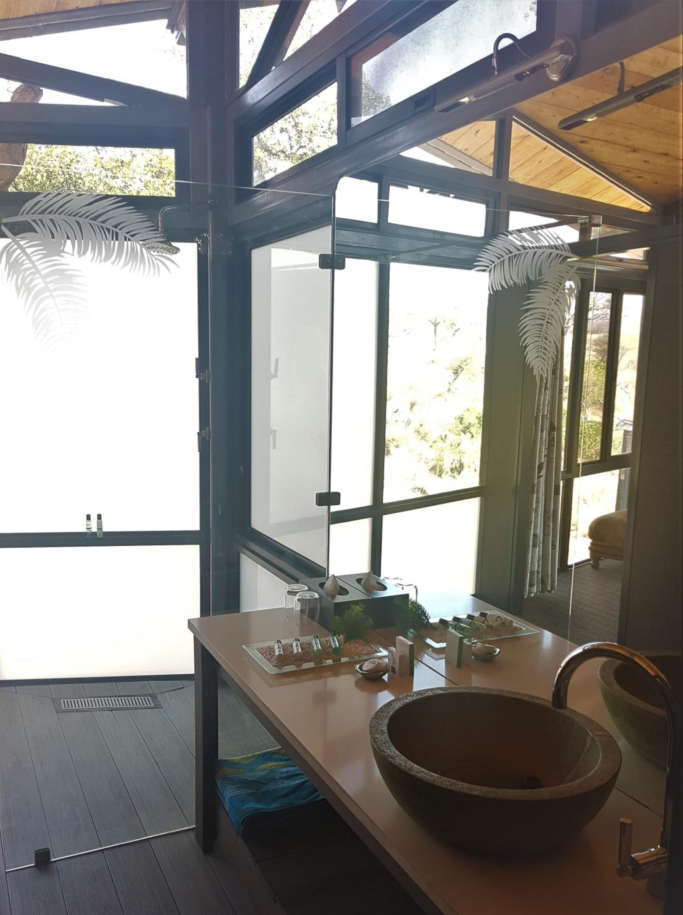 Deluxe Twin Room with Patio - Photo 17