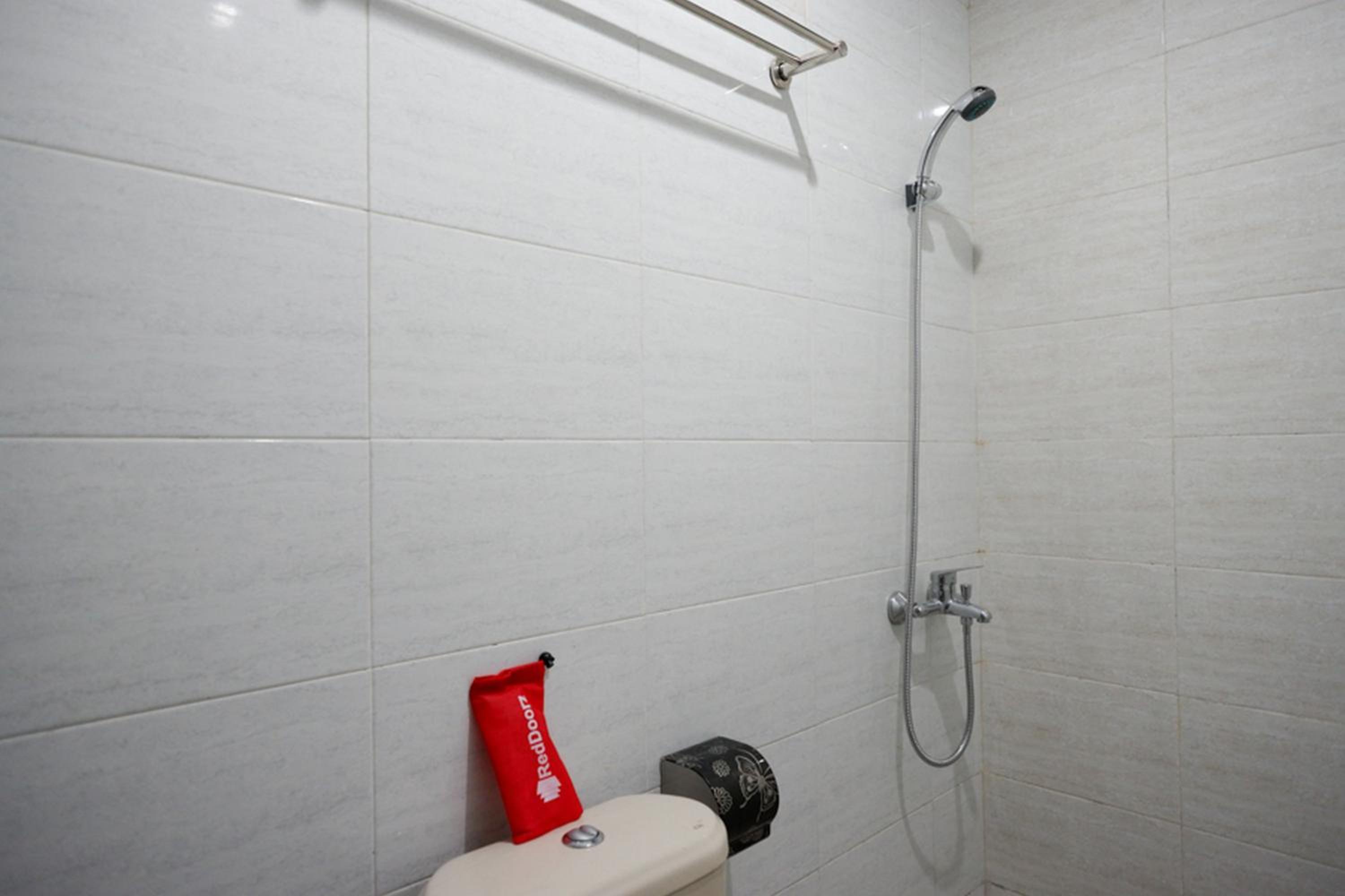 Double Room - Photo 8