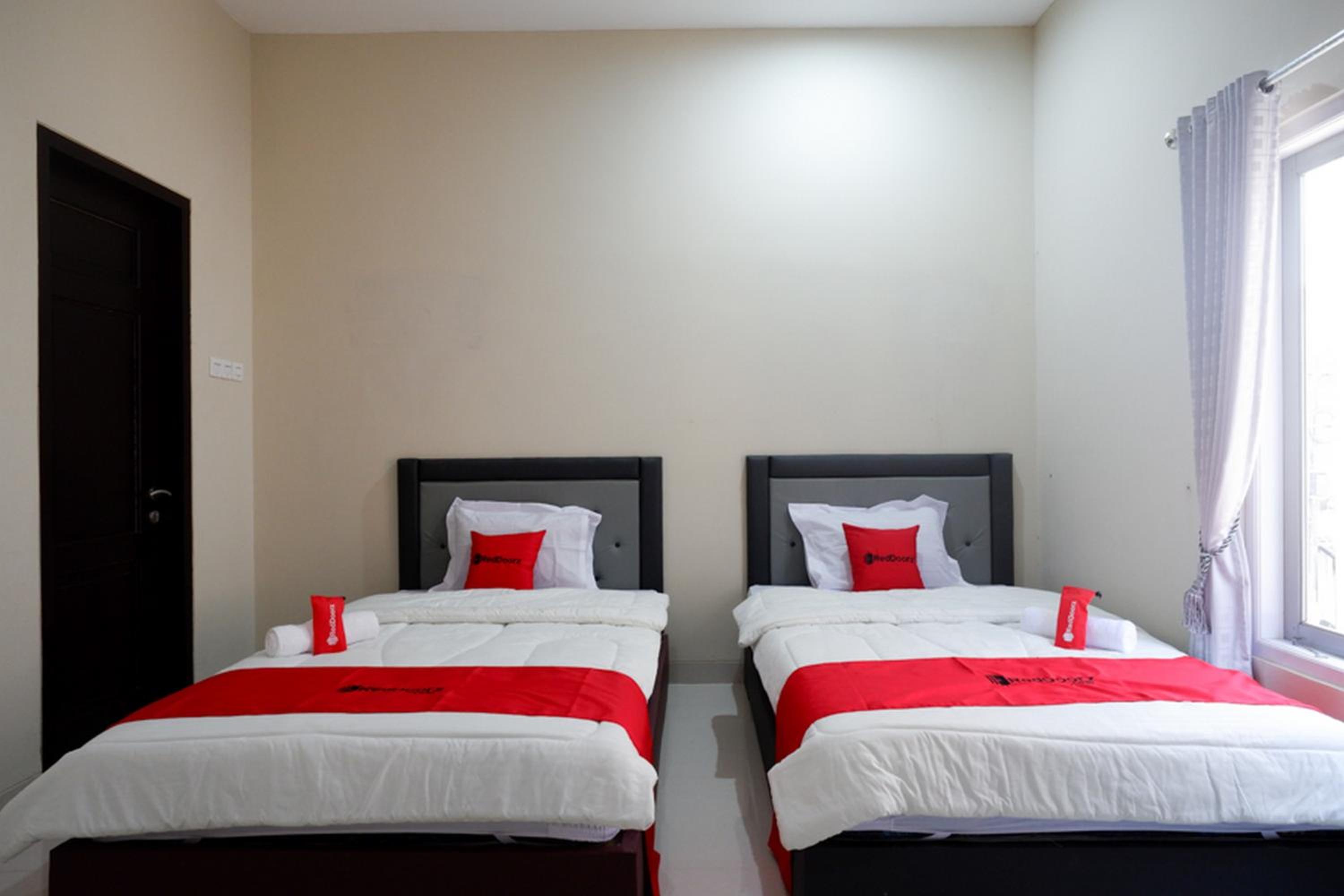 Twin Room - Photo 6