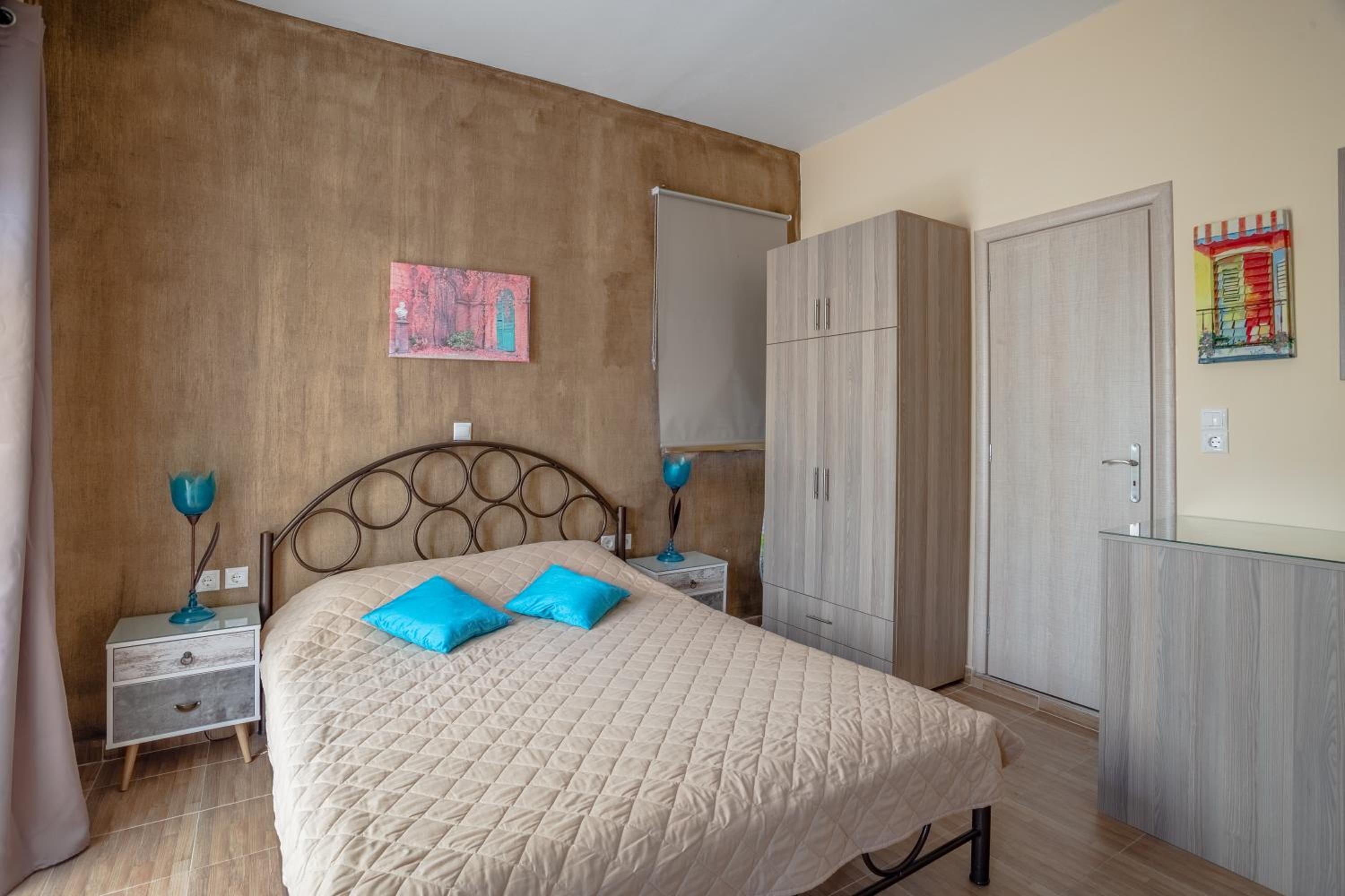 Studio Apartment photo 1