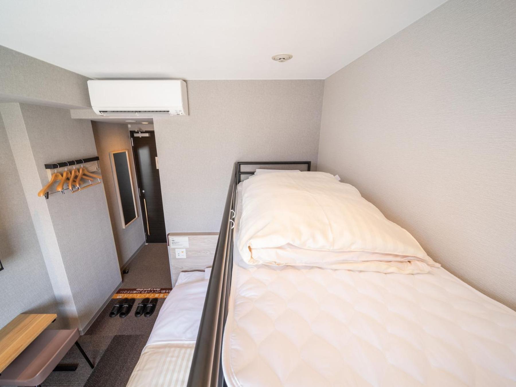 Room Only Double Room with Bunk Bed - Non Smoking - Photo 4