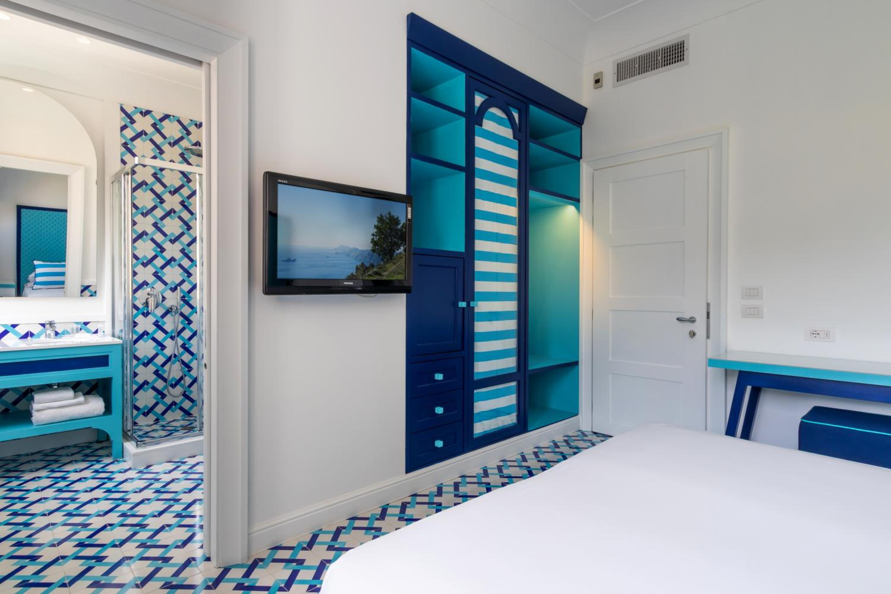 Double Room with Garden View - Photo 2