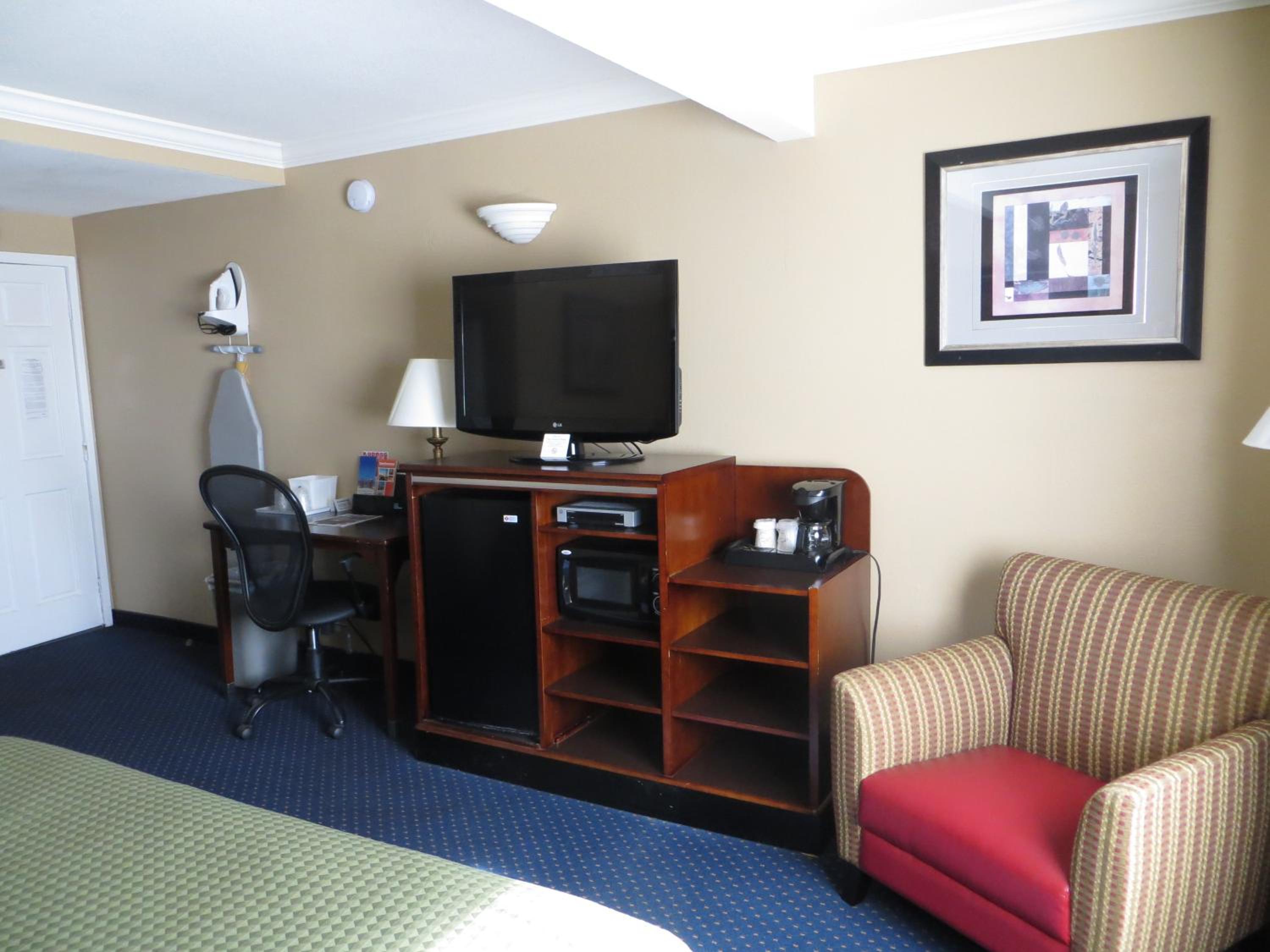 Queen Room - Photo 2