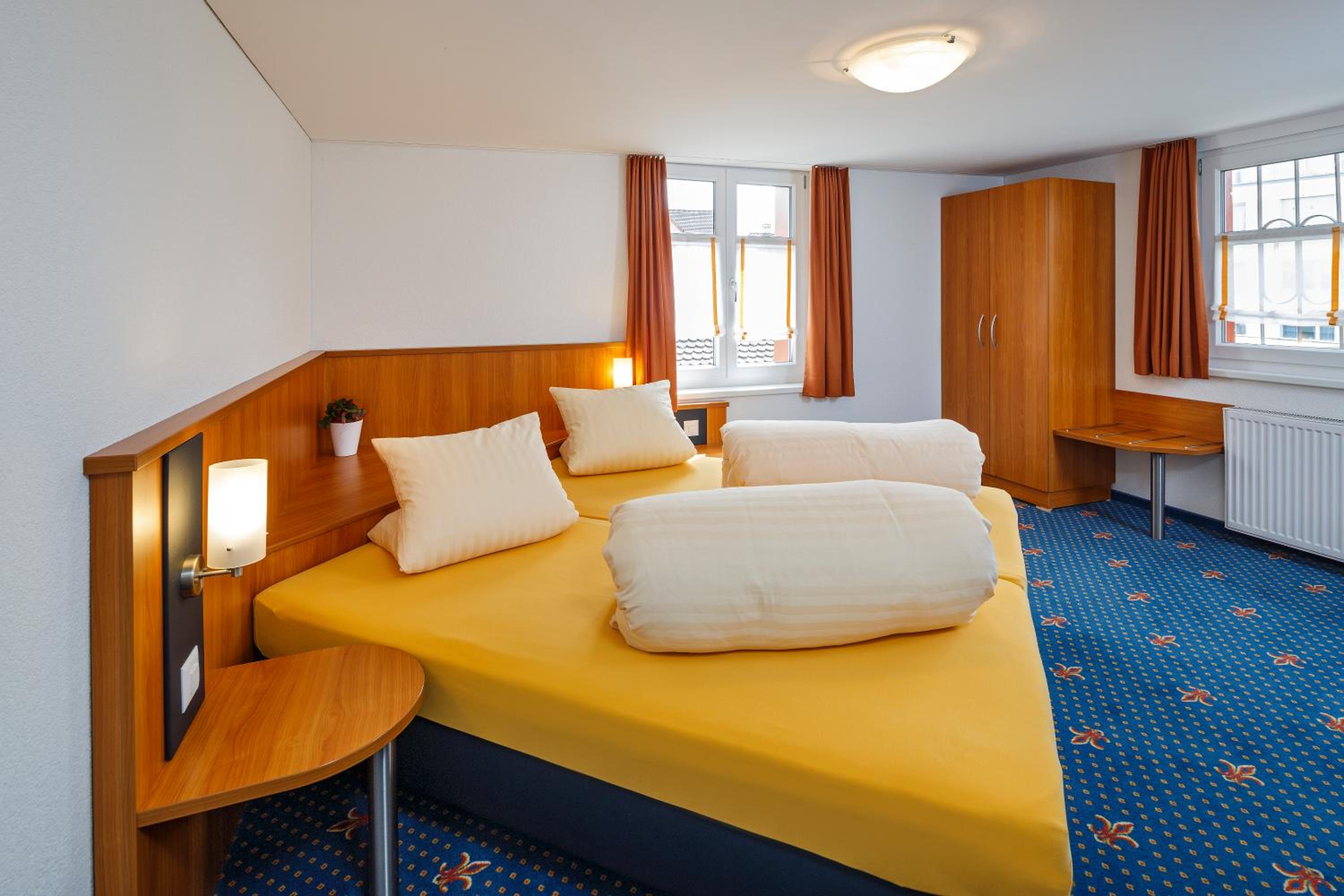Double Room with Garden View - Photo 3