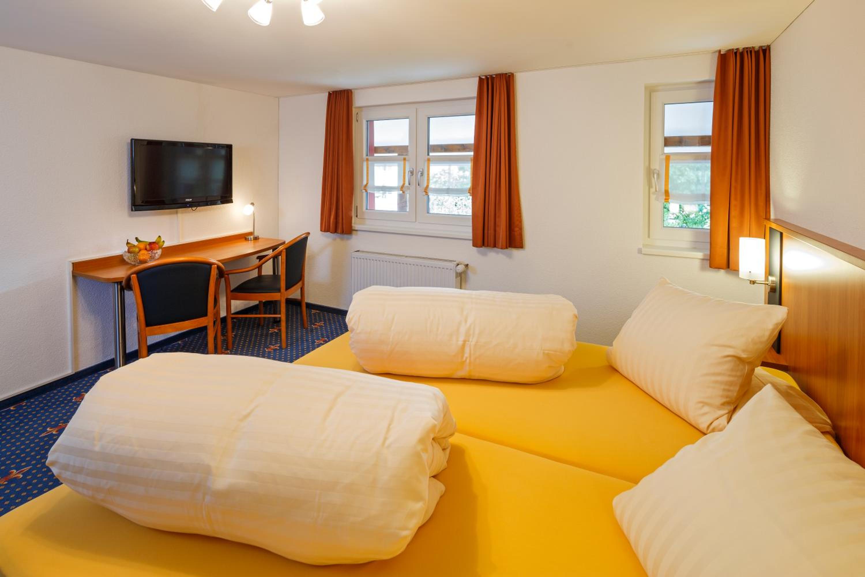 Double Room with Garden View - Photo 4