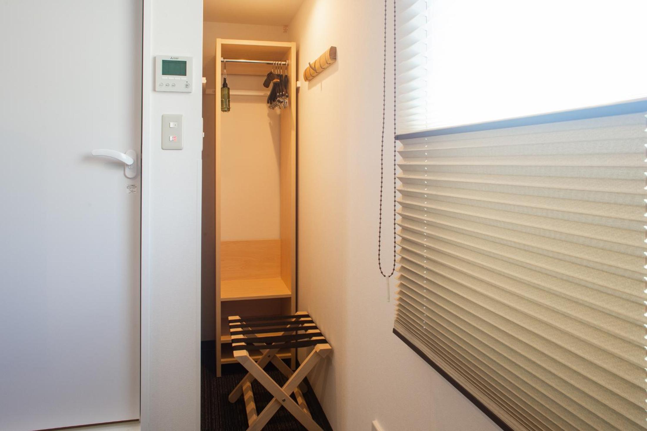 King Room - Non-Smoking - Photo 6