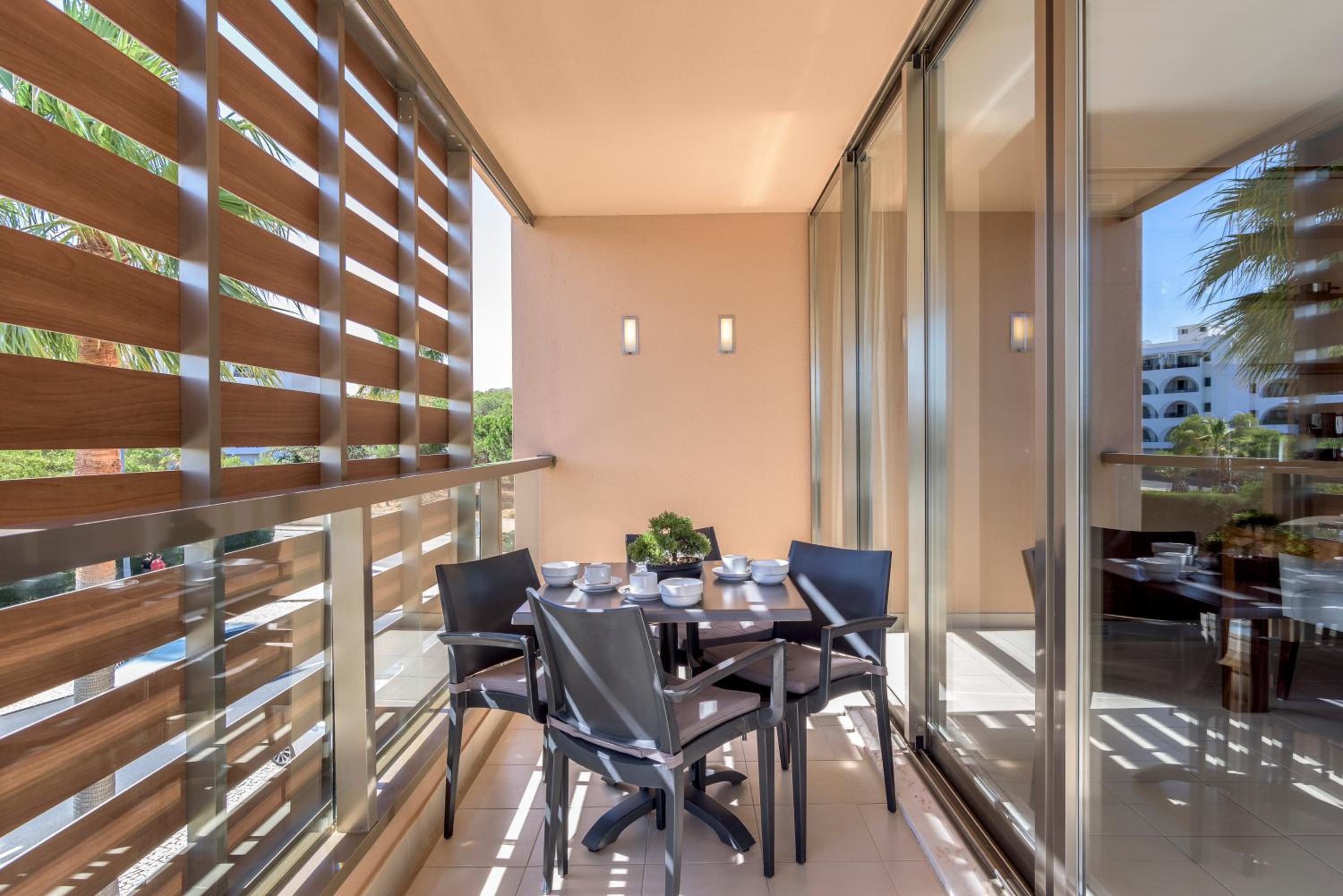 Apartment with Balcony photo 2