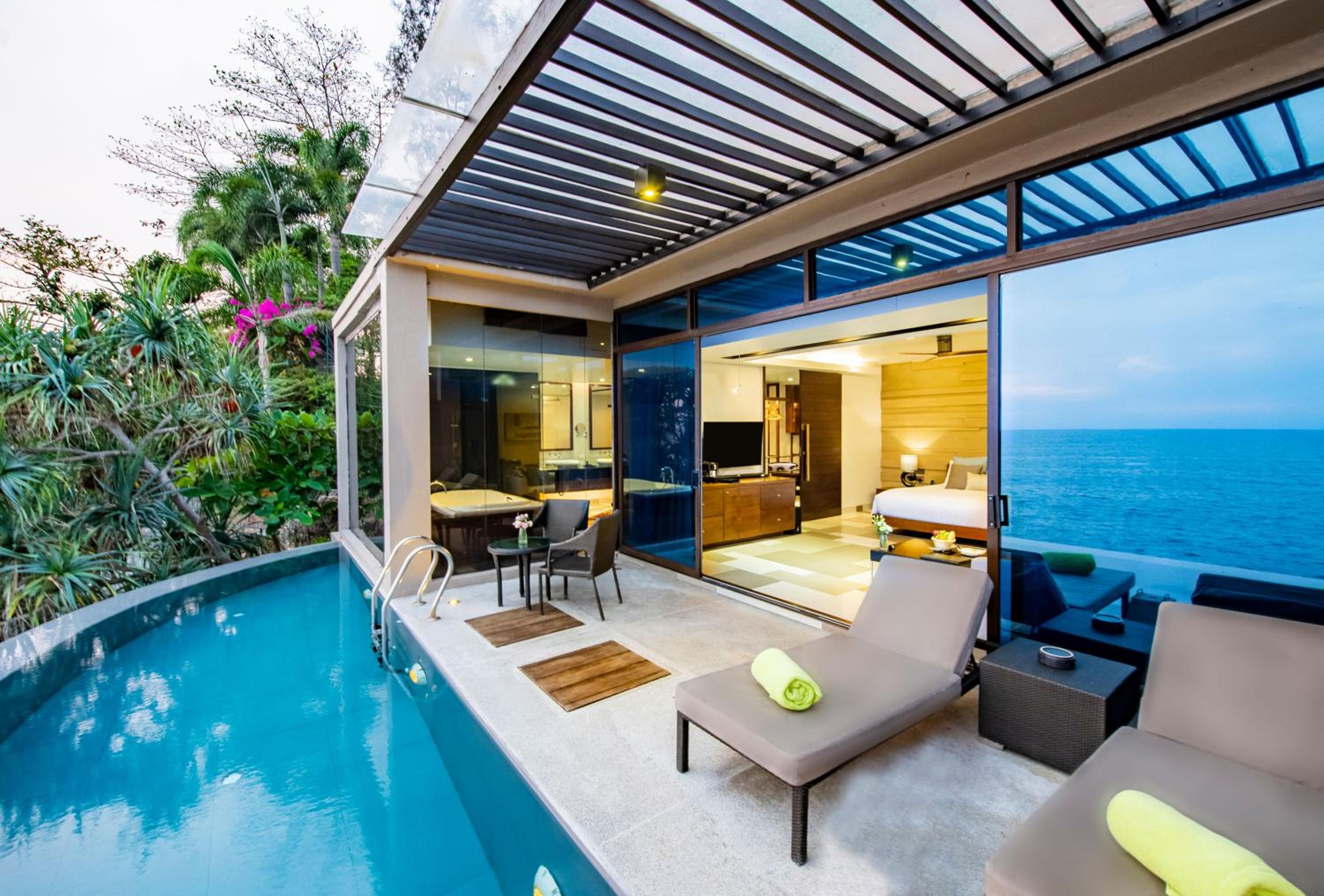 Deluxe Private Pool Suite - Photo 2