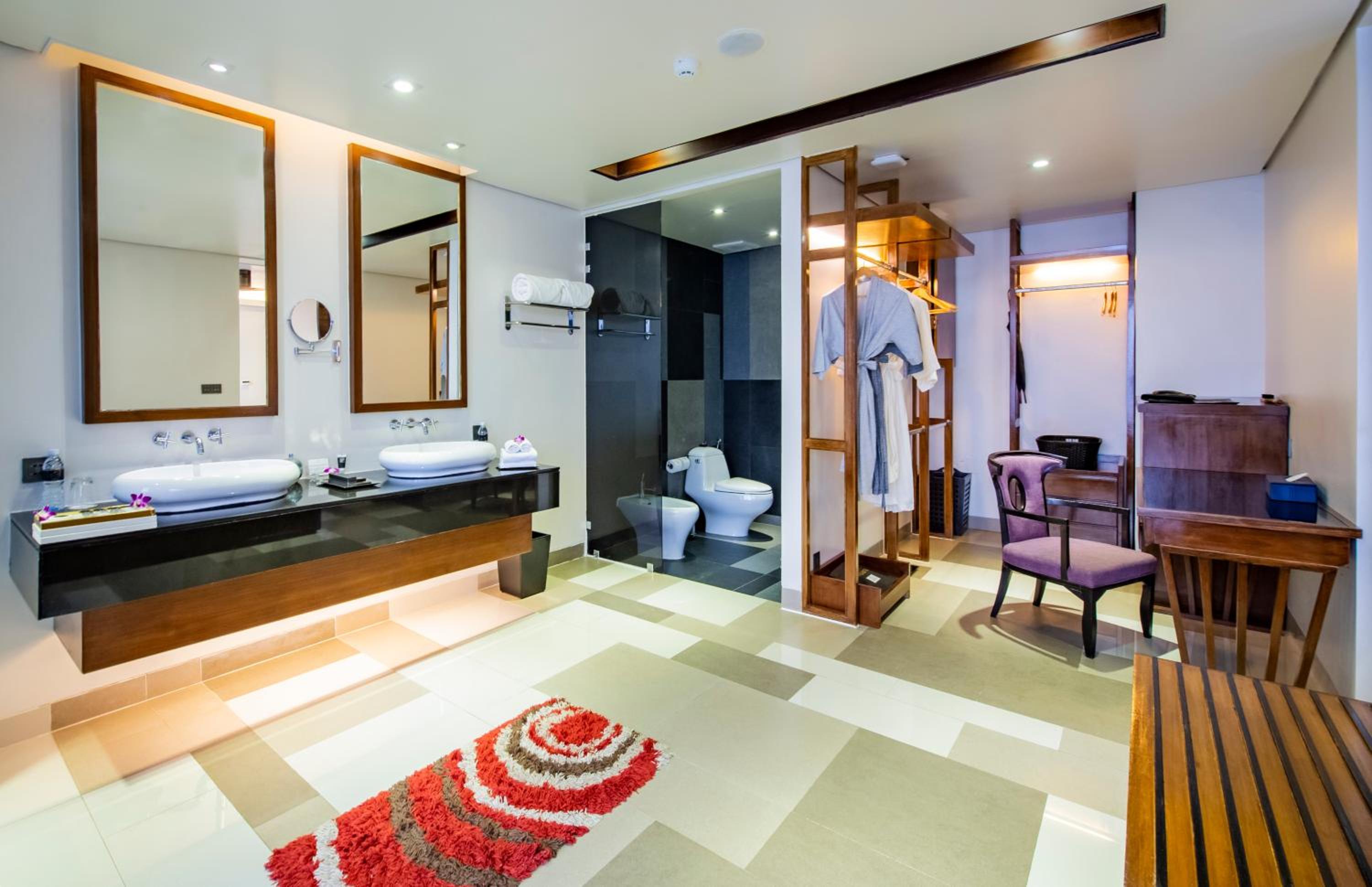 Deluxe Private Pool Suite - Photo 9