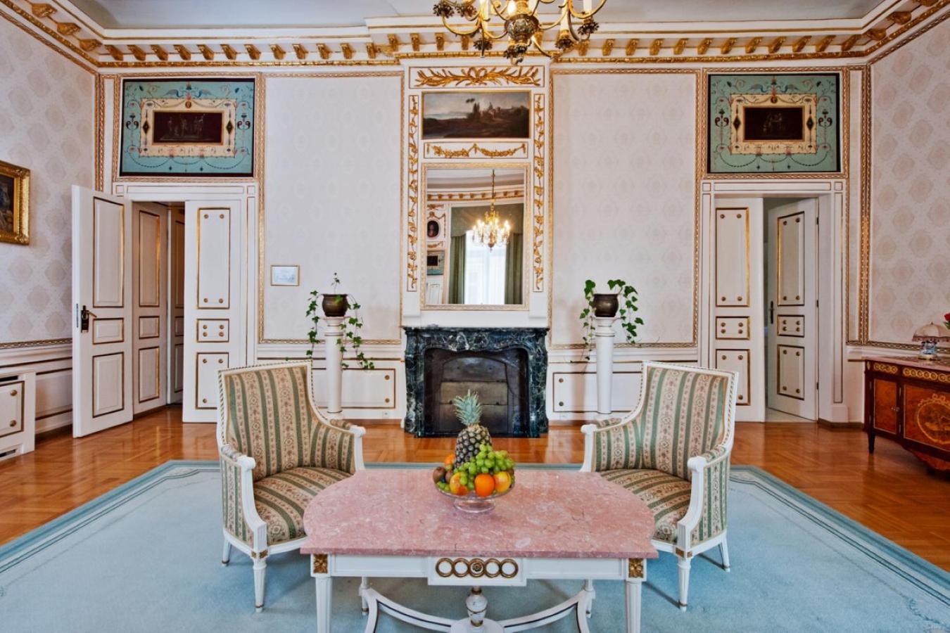 Palace Suite - Photo 7