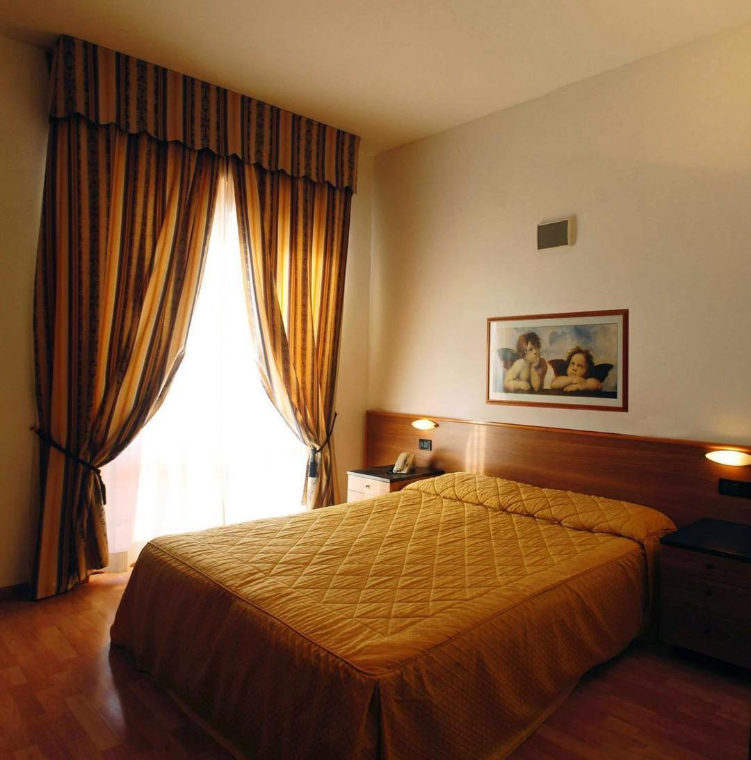 Single Room with Balcony photo 3