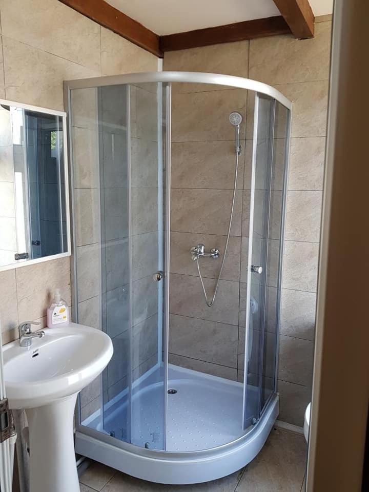 Double Room with Private Bathroom photo 2