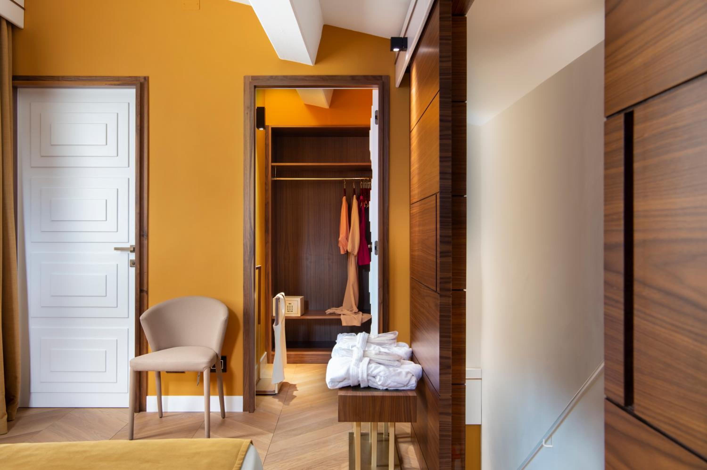 Family Suite - Photo 11