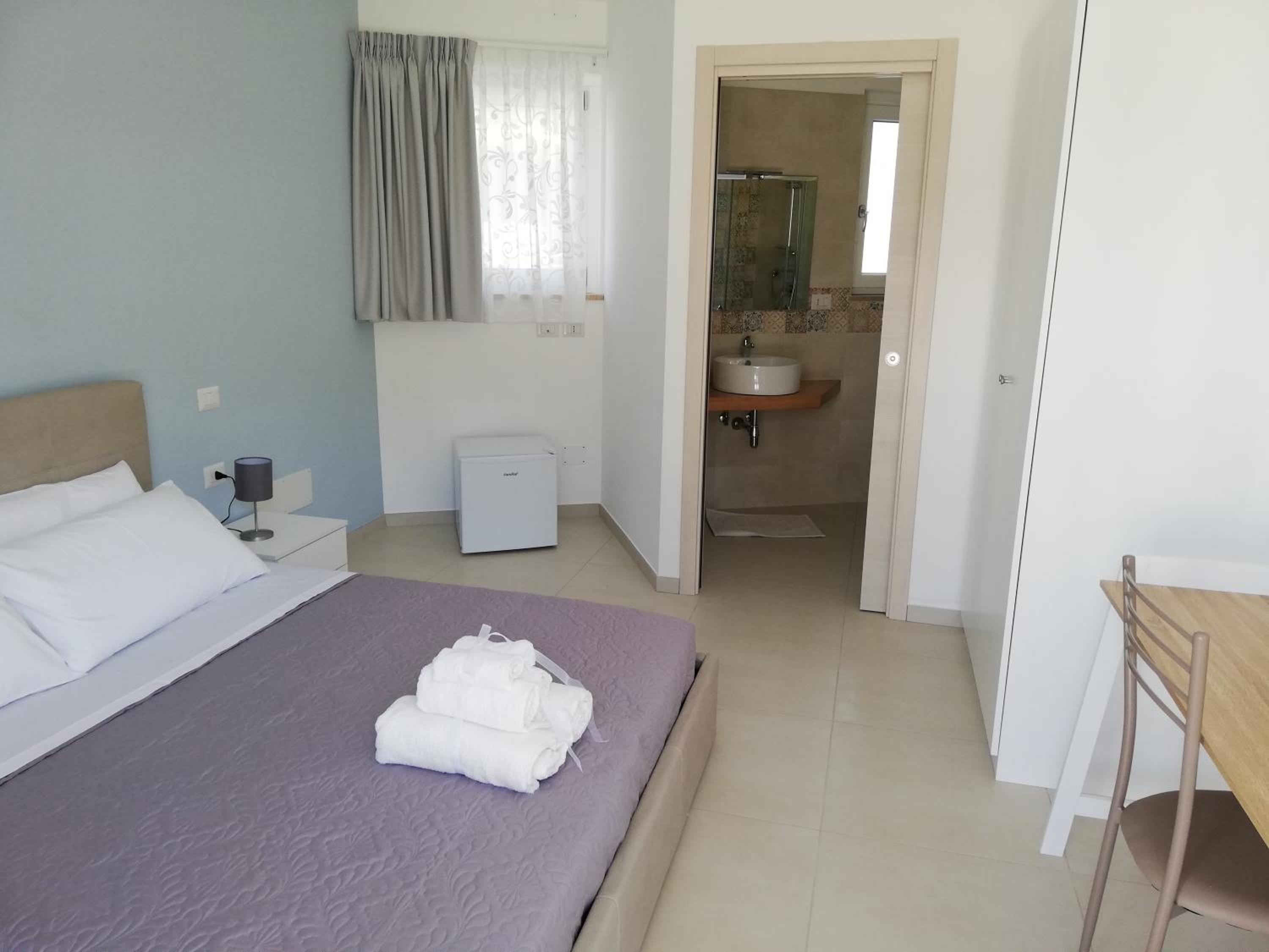 Double Room - Photo 6
