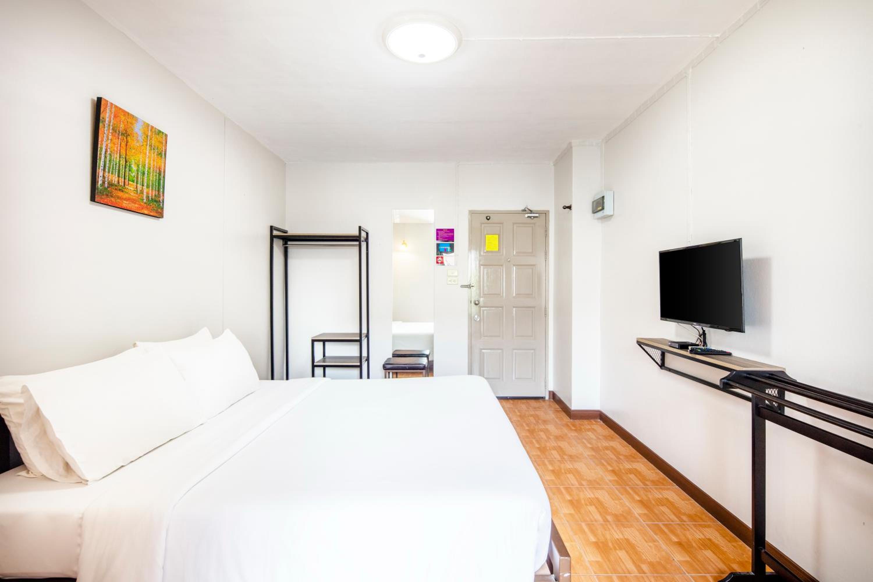 Standard Double Room - No Parking - Photo 6