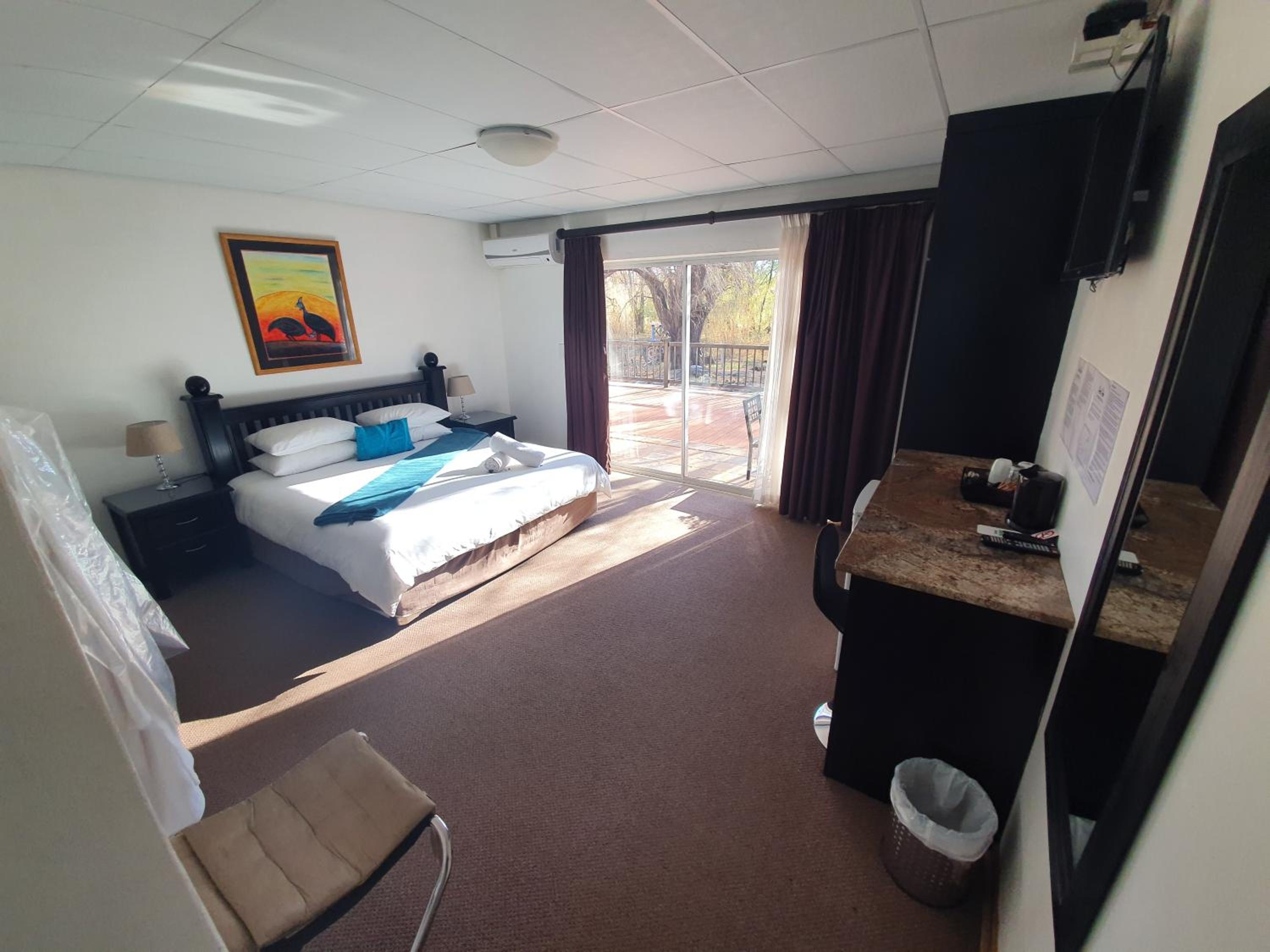 Double Room - Photo 5