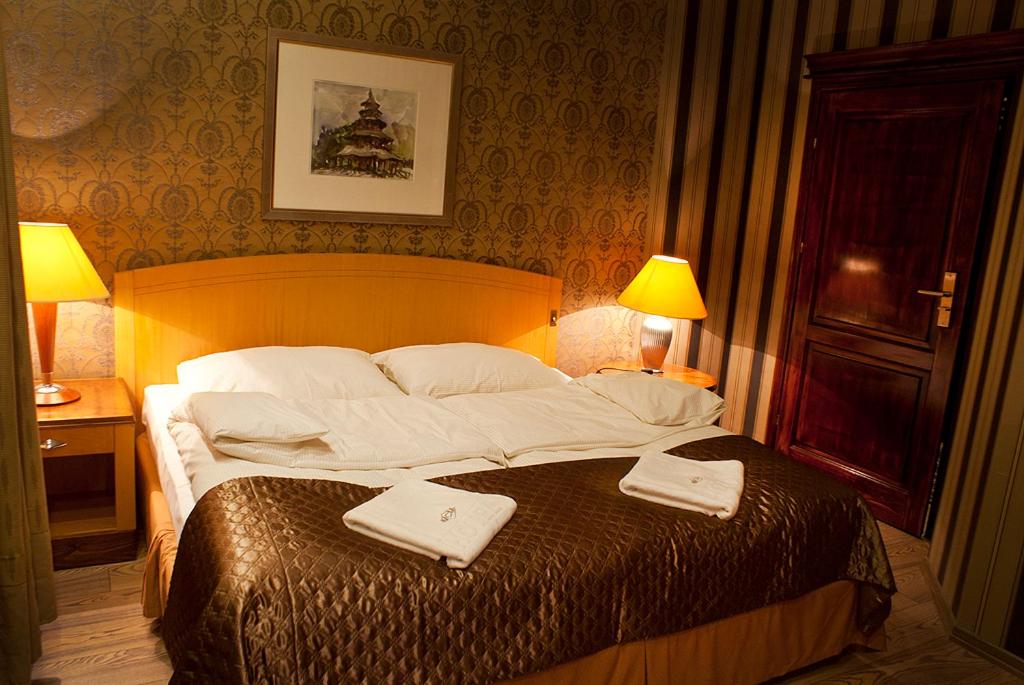 Double Room - Photo 11