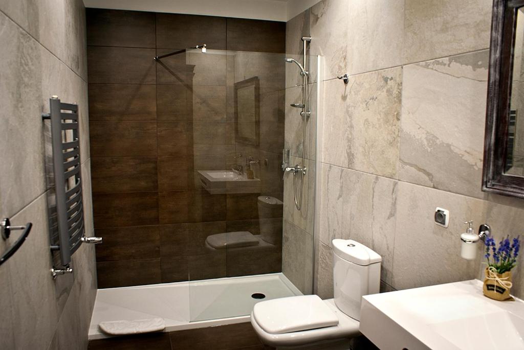 Double Room - Photo 13
