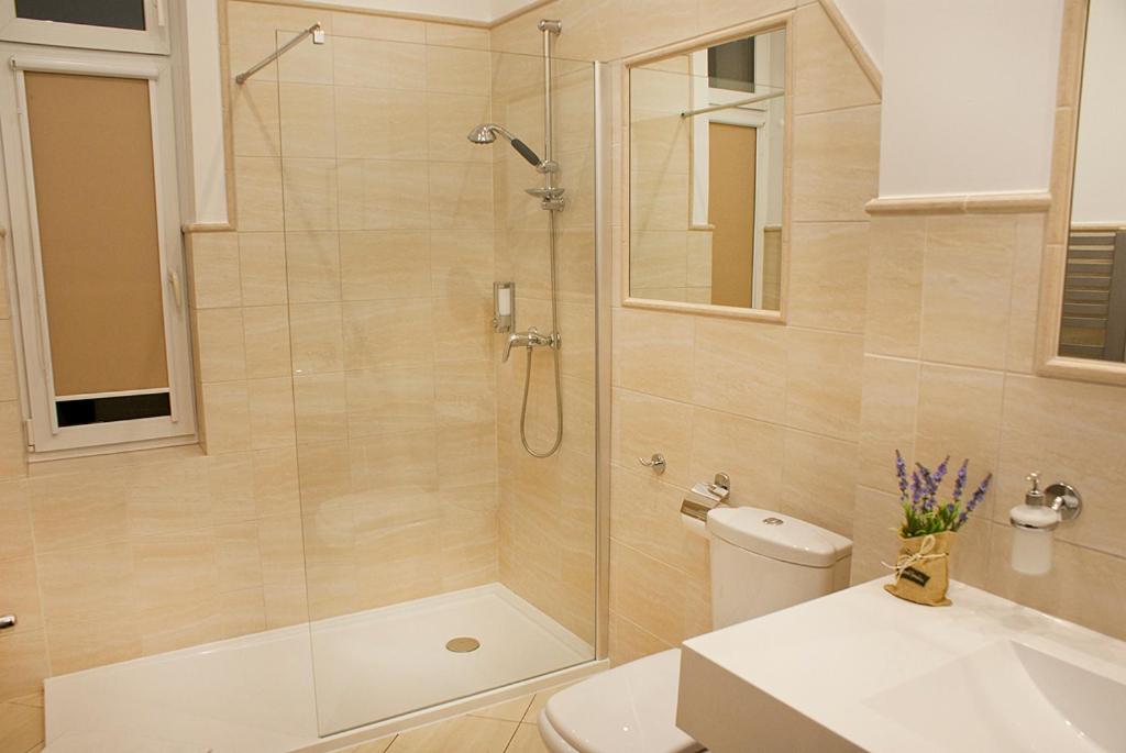 Double Room - Photo 14