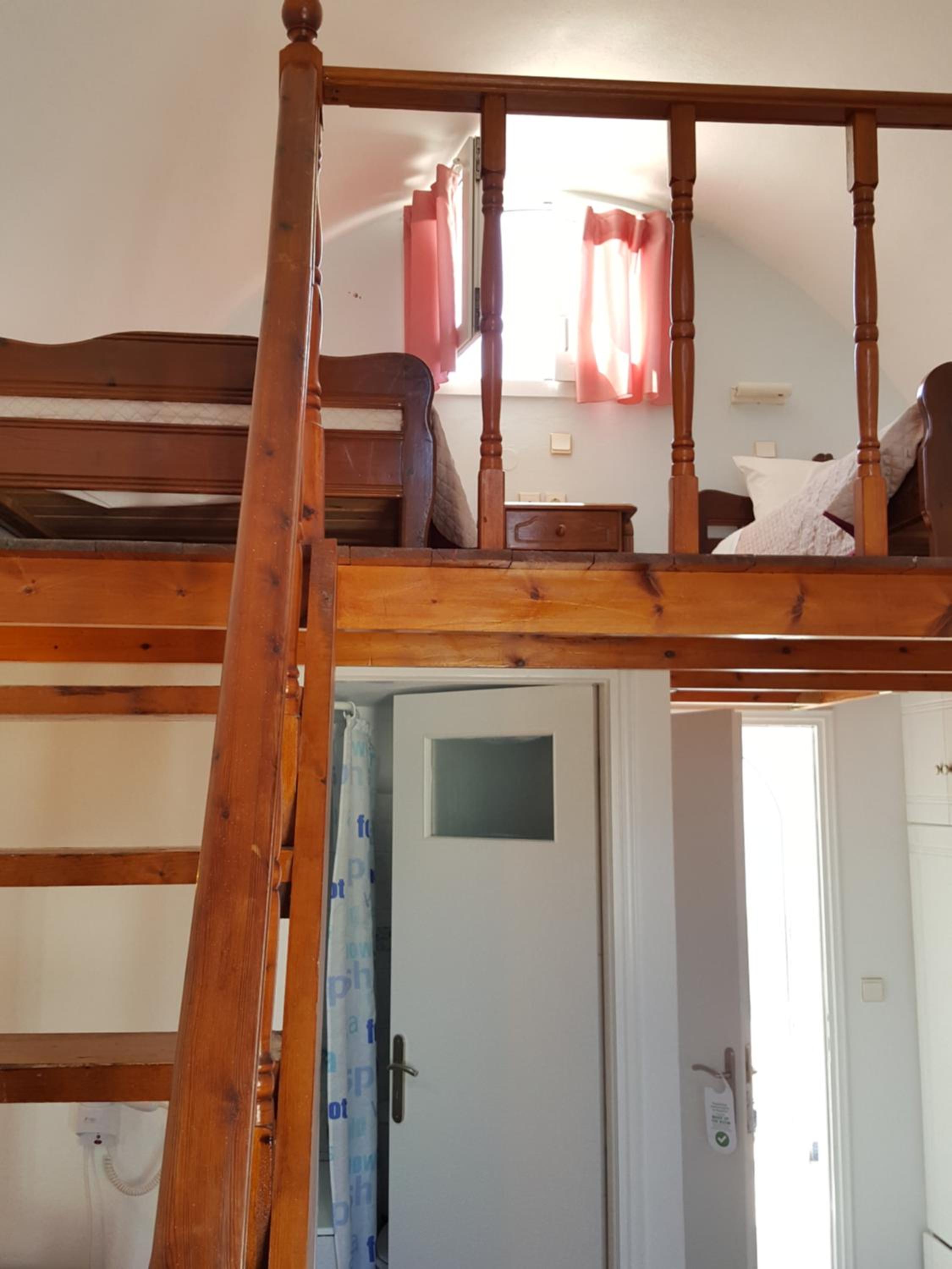 Quadruple Room - Photo 6