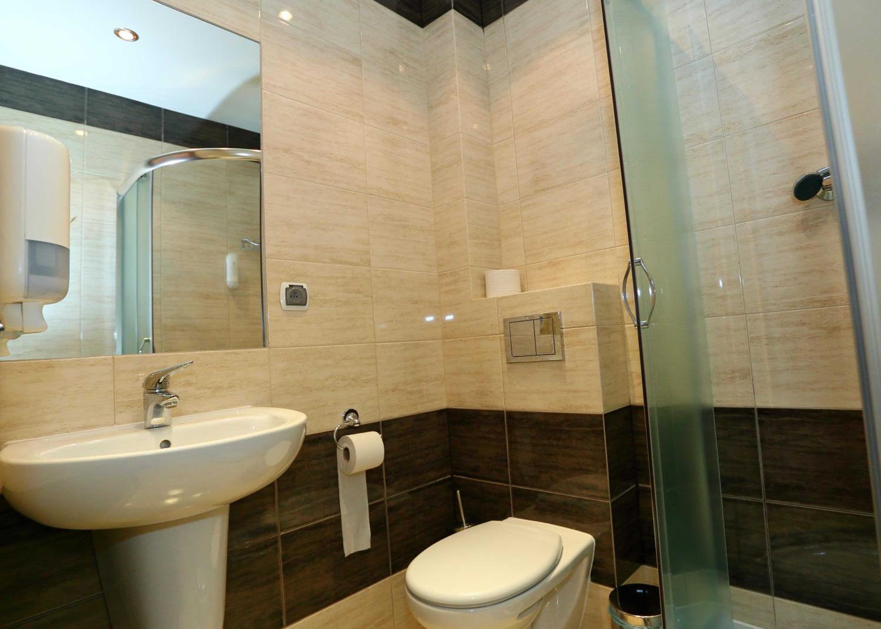 Double or Twin Room - Photo 2