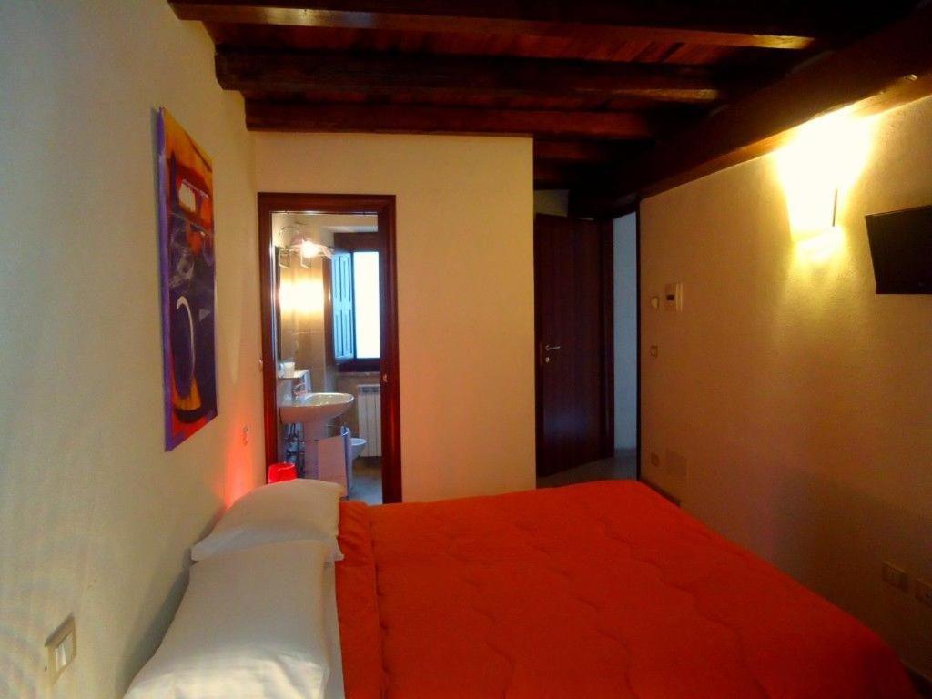 Double or Twin Room photo 3