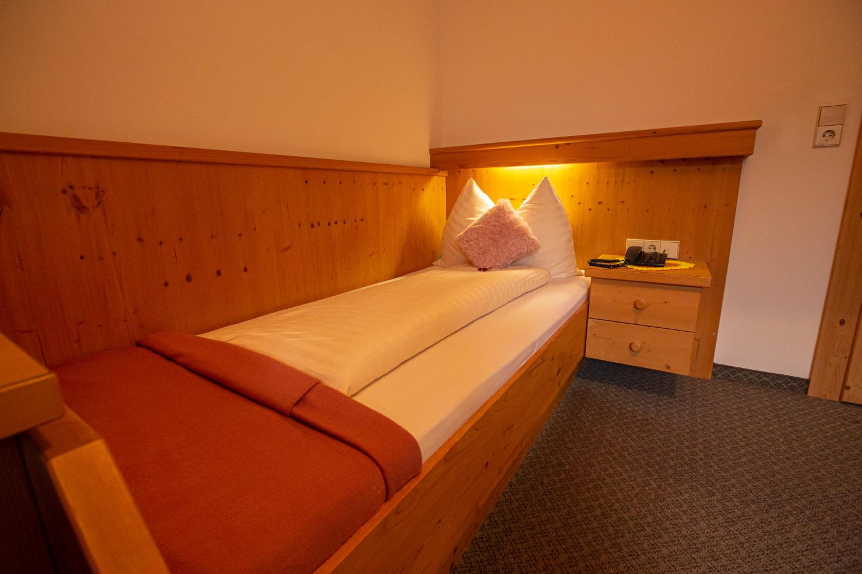 Single Room photo 2
