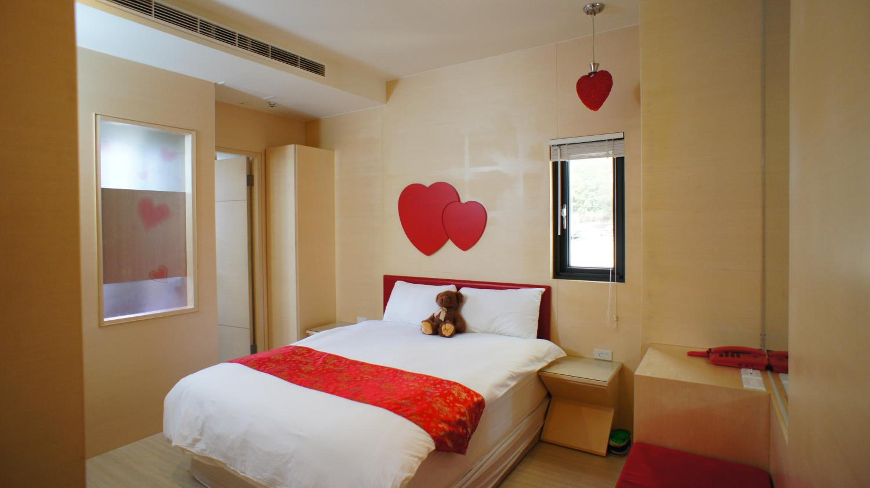 Deluxe Double Room - Photo 13
