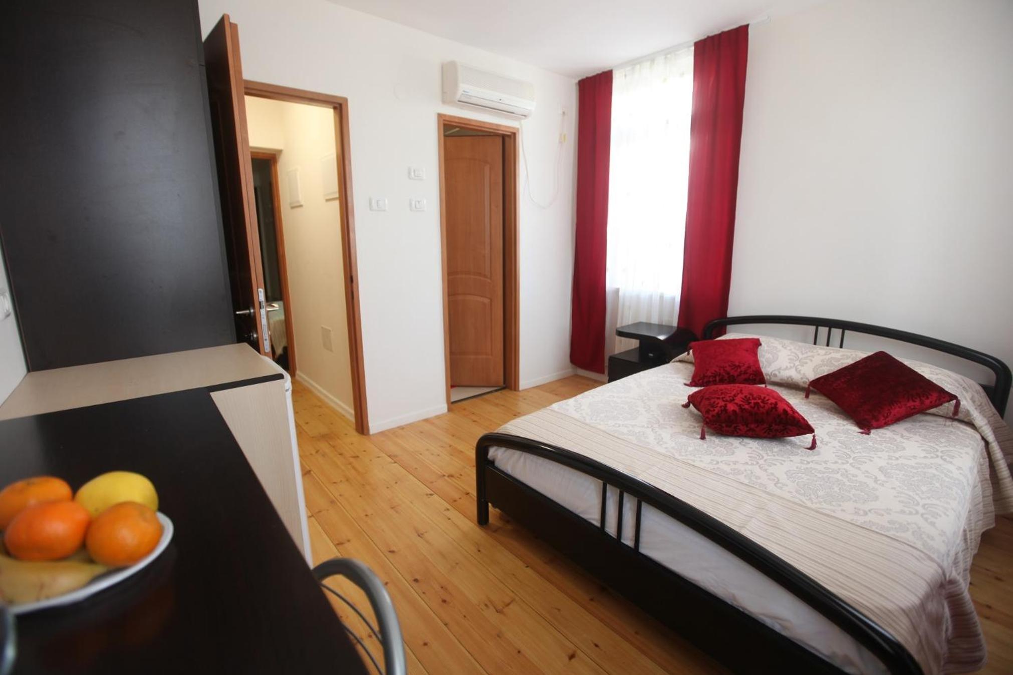 Double Room - Photo 1