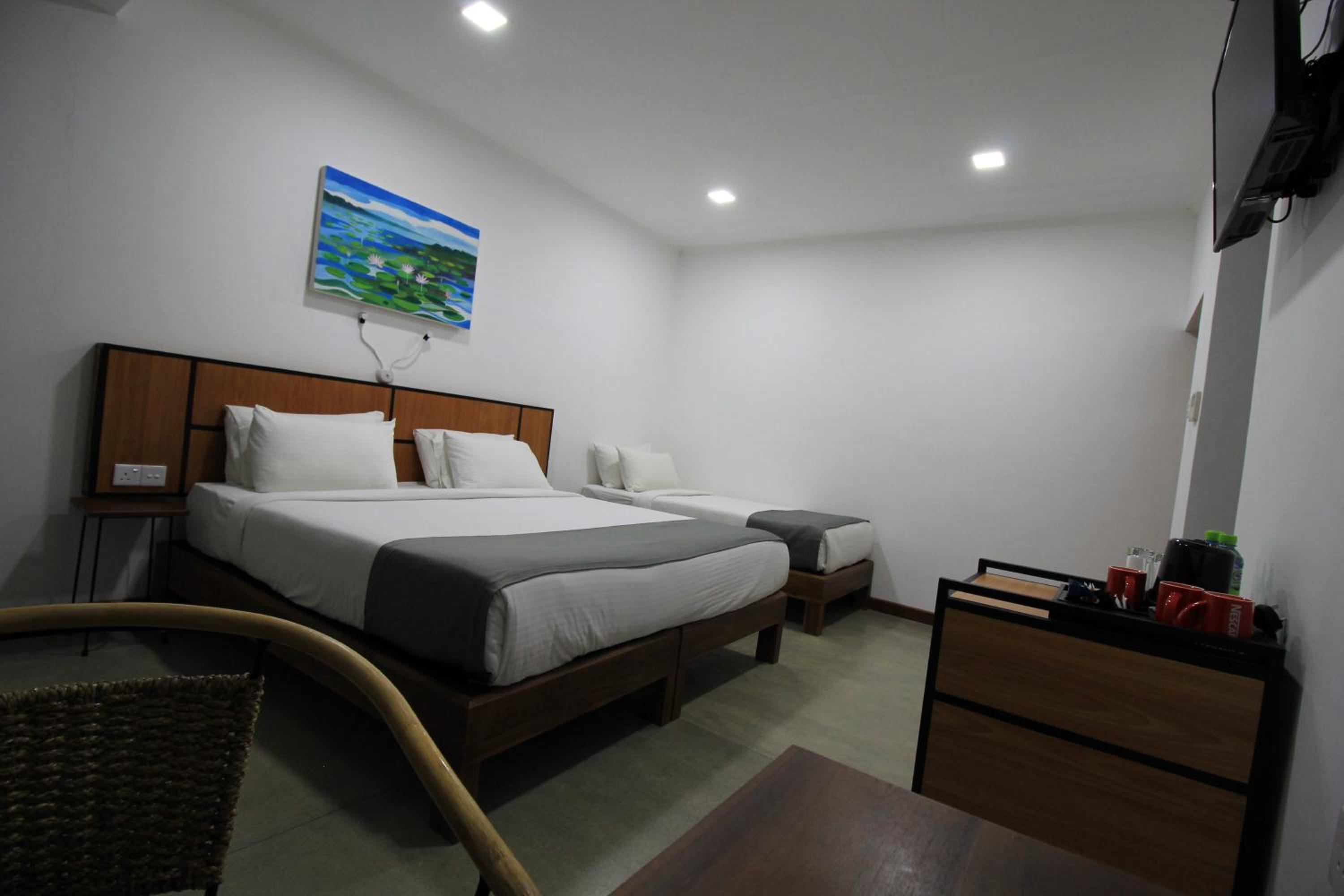 Economy Triple Room